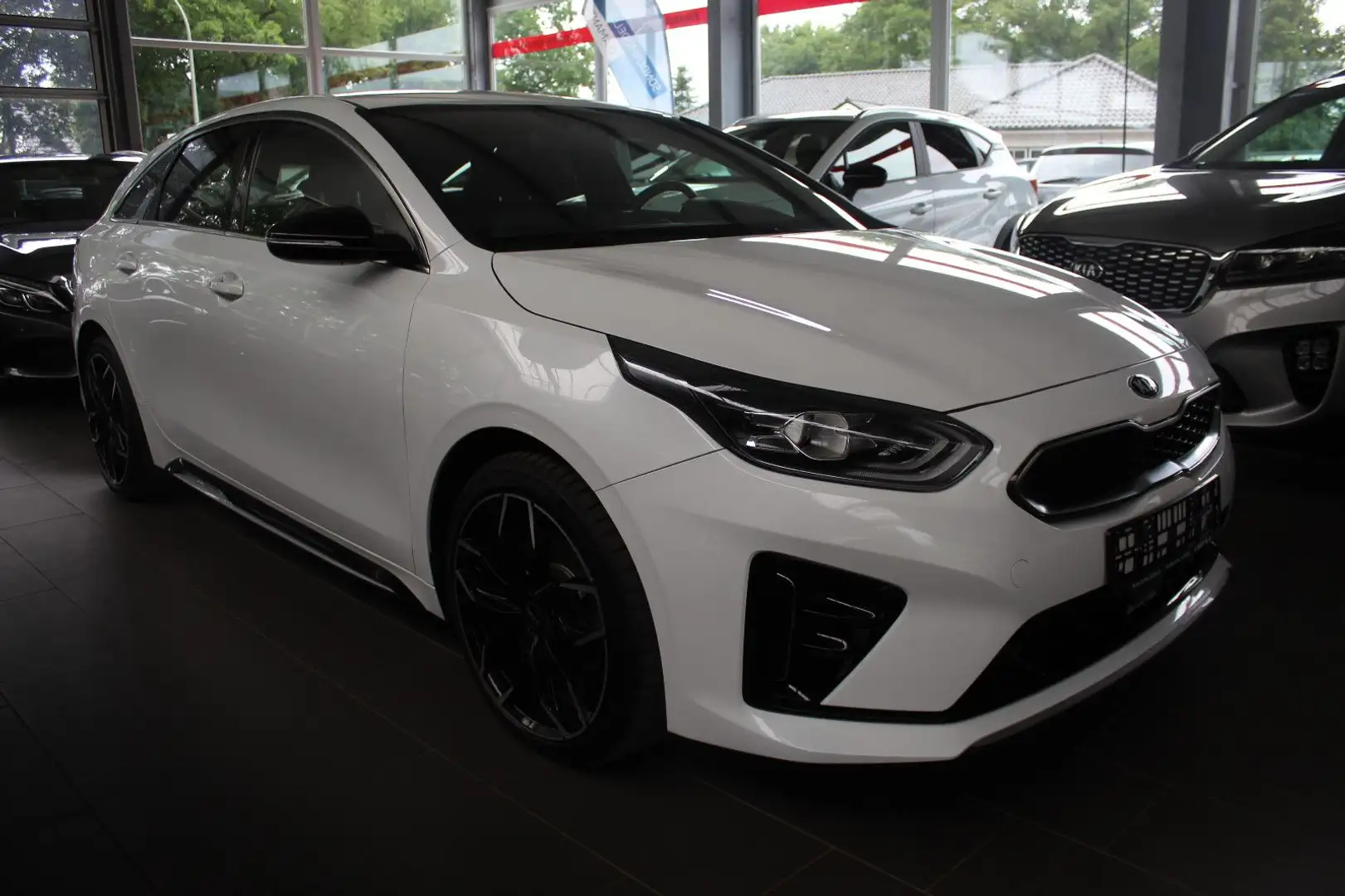 Kia ProCeed / pro_cee'd ProCeed 1.6 CRDi GT Line (Navi Paket) Blanc - 2