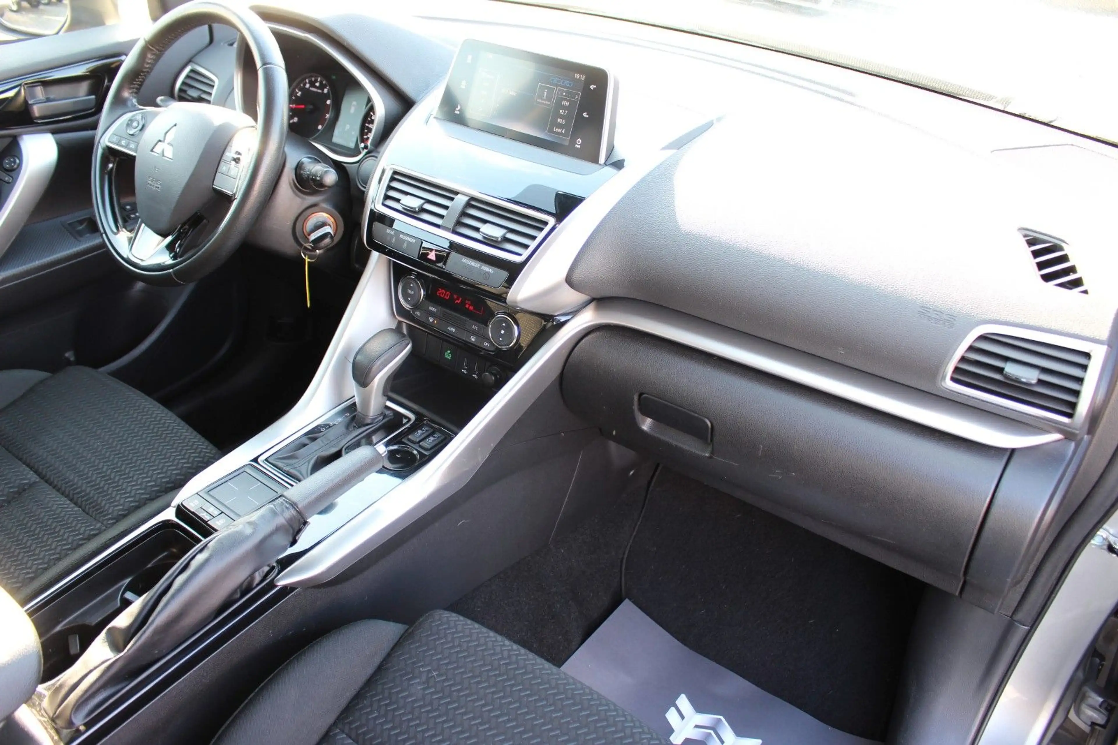 Mitsubishi Eclipse Cross Diamant Edition BT/SHZ/PDC/KLIMA — photo 11