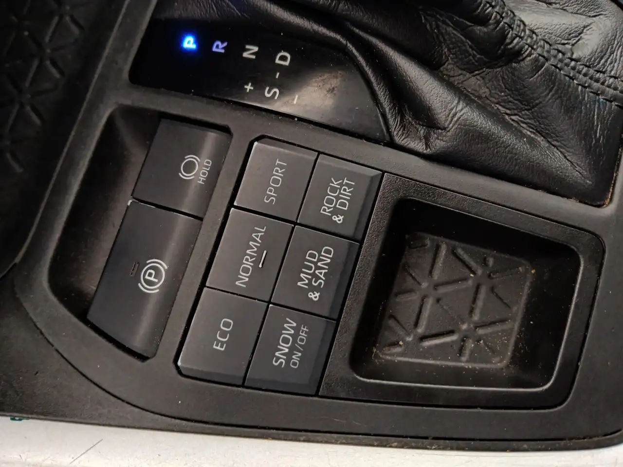 Toyota RAV 4 снимка Toyota RAV 4