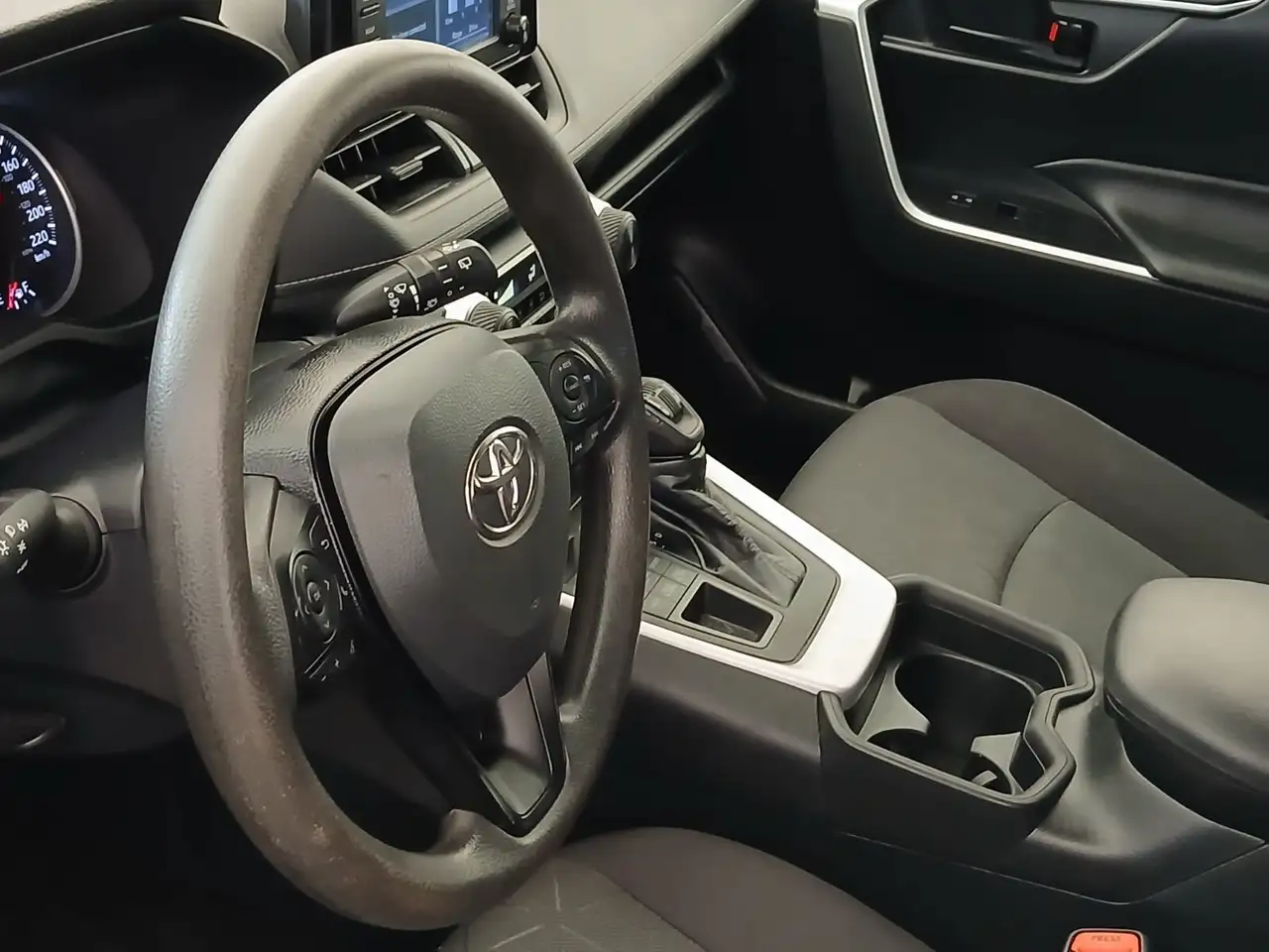 Toyota RAV 4 снимка Toyota RAV 4