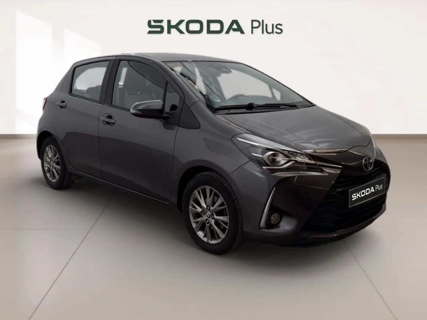 Toyota Yaris Van 1.0 70 Business 51 kW (69 CV) Gris - 1