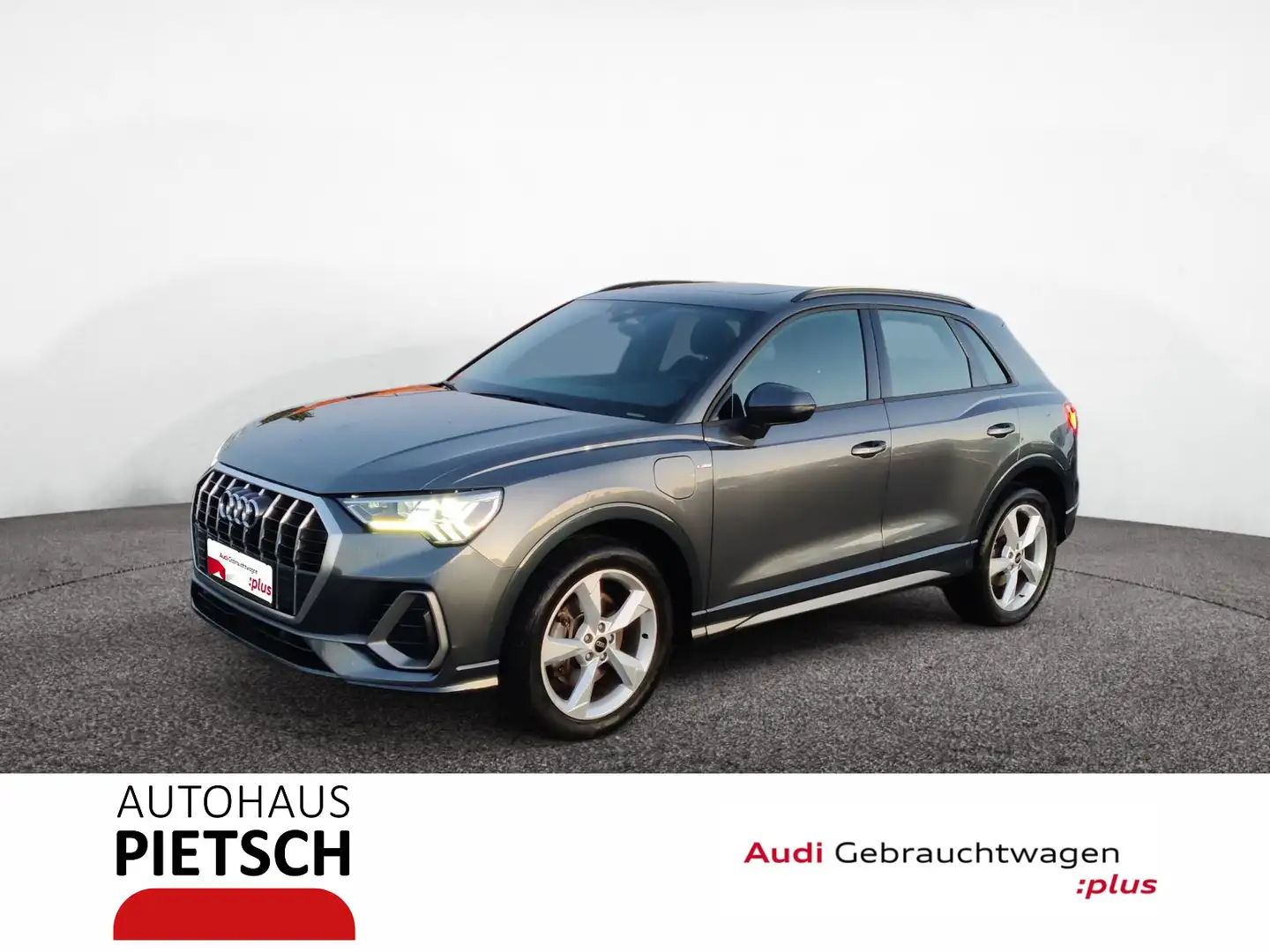 Audi Q3 45 TFSIe S-line Grau - 1