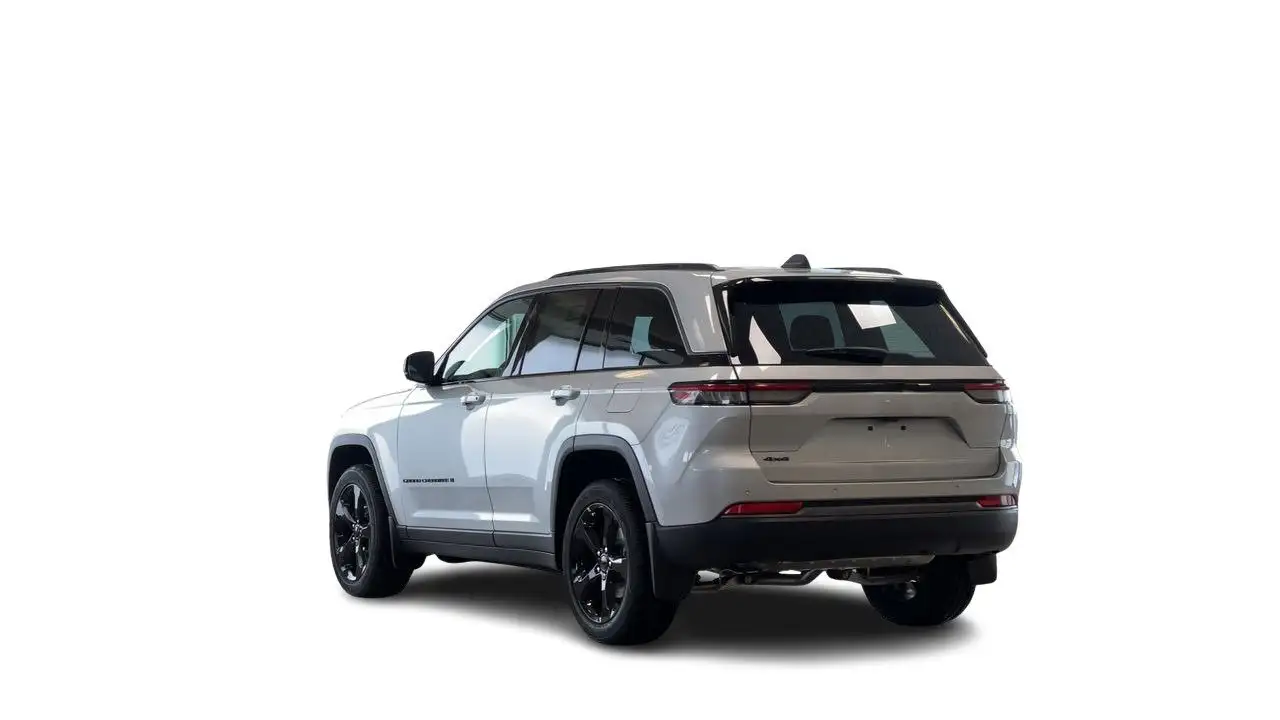 Jeep Grand Cherokee снимка Jeep Grand Cherokee