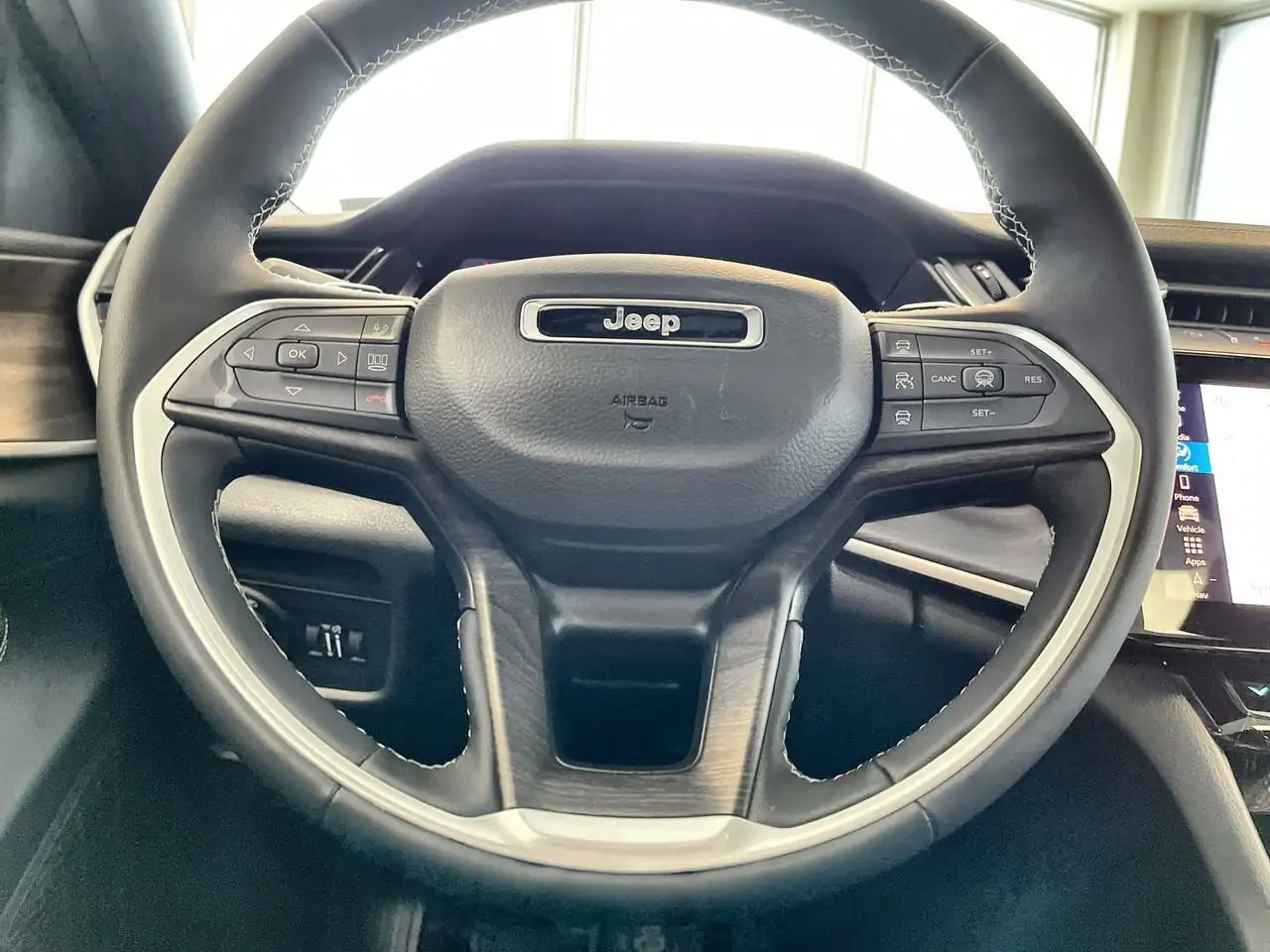 Jeep Grand Cherokee снимка Jeep Grand Cherokee