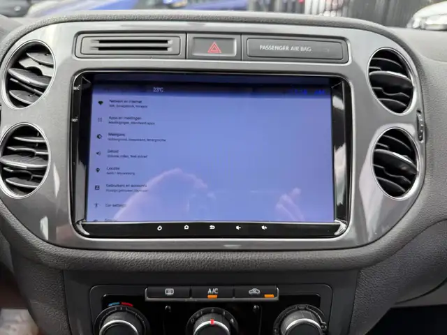Volkswagen Tiguan view 21