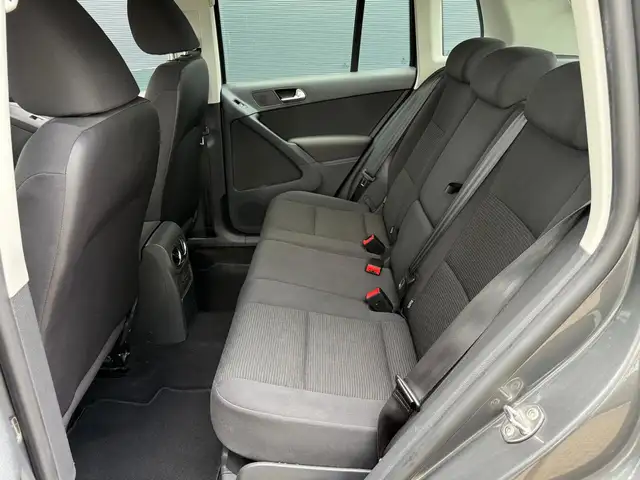 Volkswagen Tiguan view 12