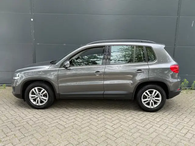 Volkswagen Tiguan view 6