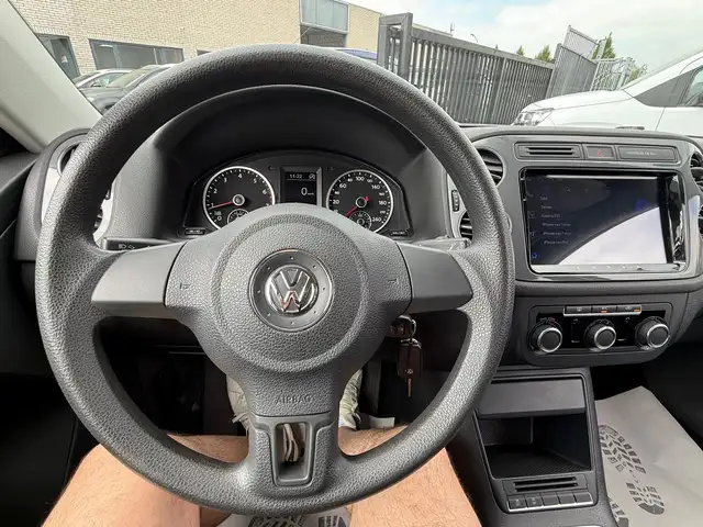 Volkswagen Tiguan view 16