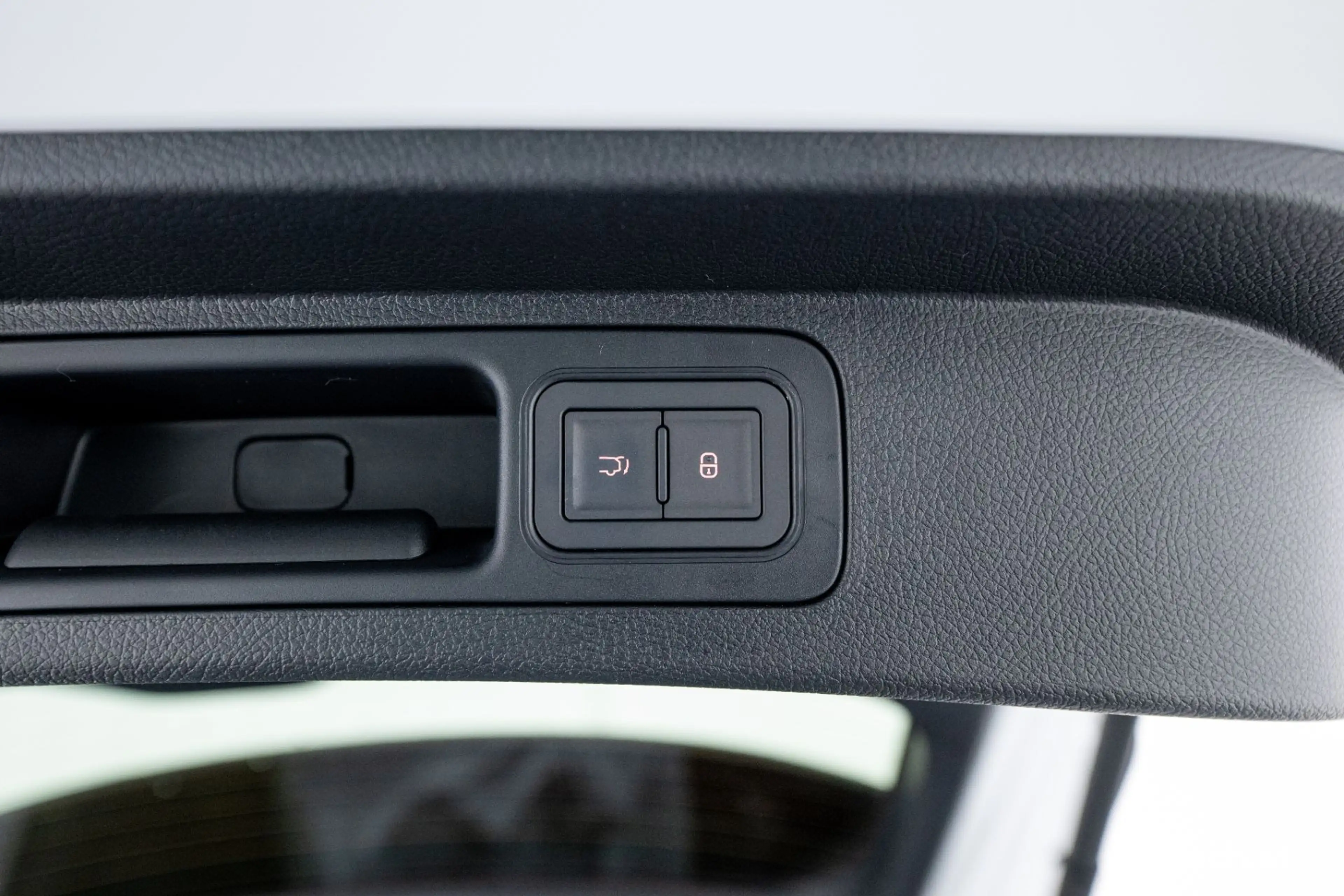 BYD Seal U DM-i COMFORT 26,6 kWh PANO LEDER NEUWAGEN — photo 9