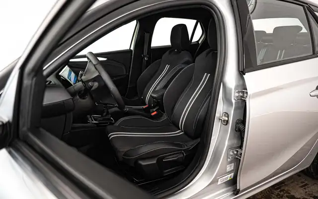 Opel Corsa view 8
