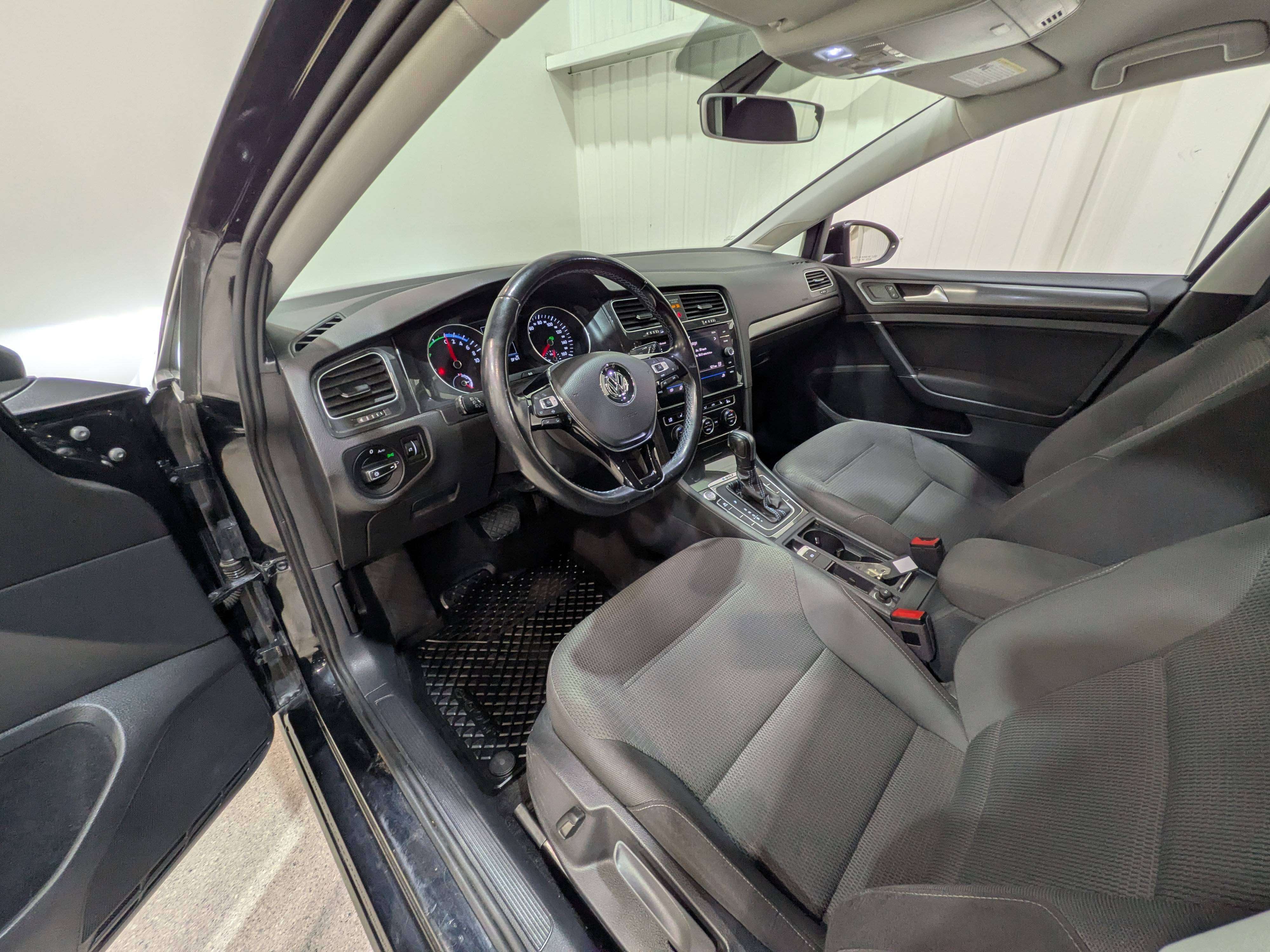 Volkswagen E-Golf 2020