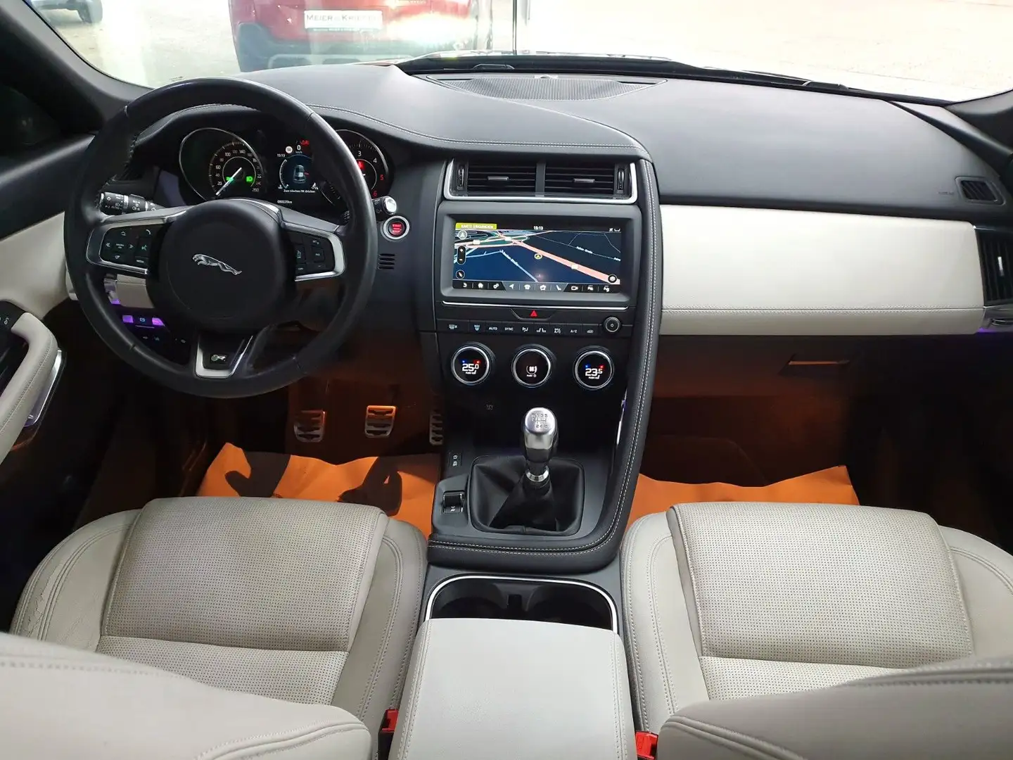 Jaguar E-Pace D150 R-Dynamic Leder/LED/18"/360° Schwarz - 2