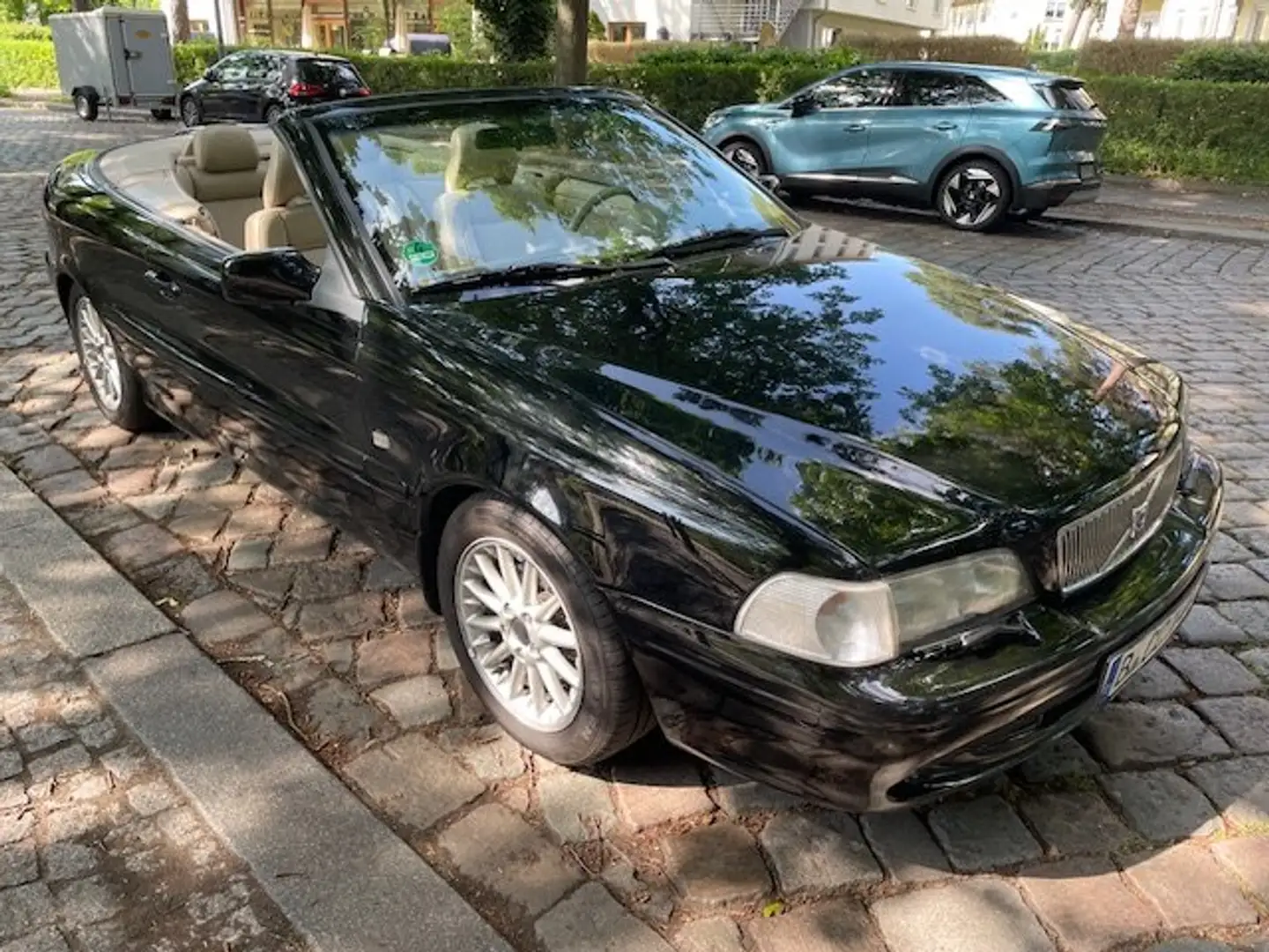 Volvo C70 C70 2.0T Schwarz - 2