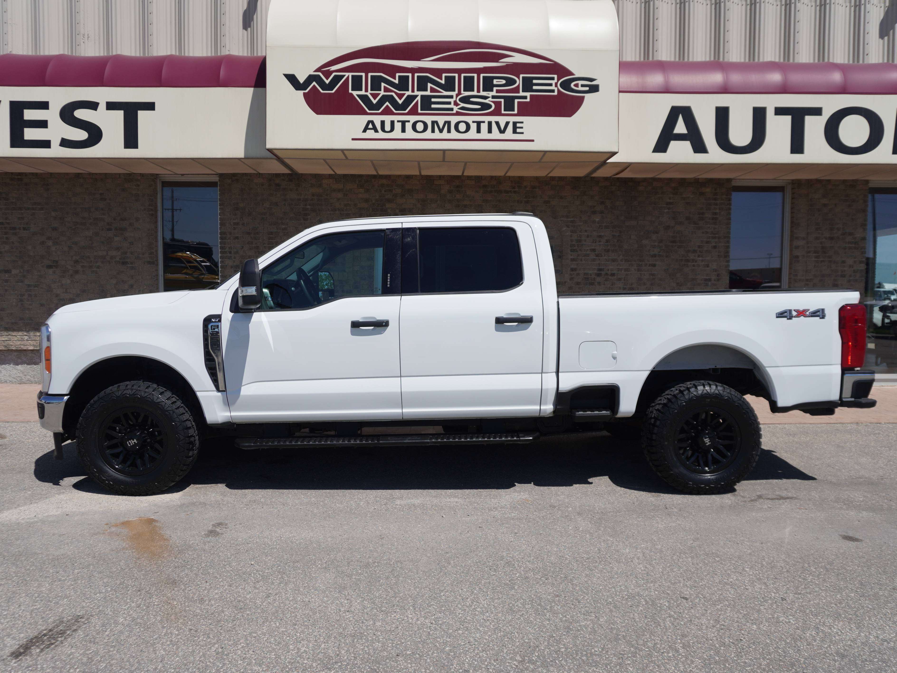 2023 Ford F-250 Super Duty XLT Crew Cab 4WD