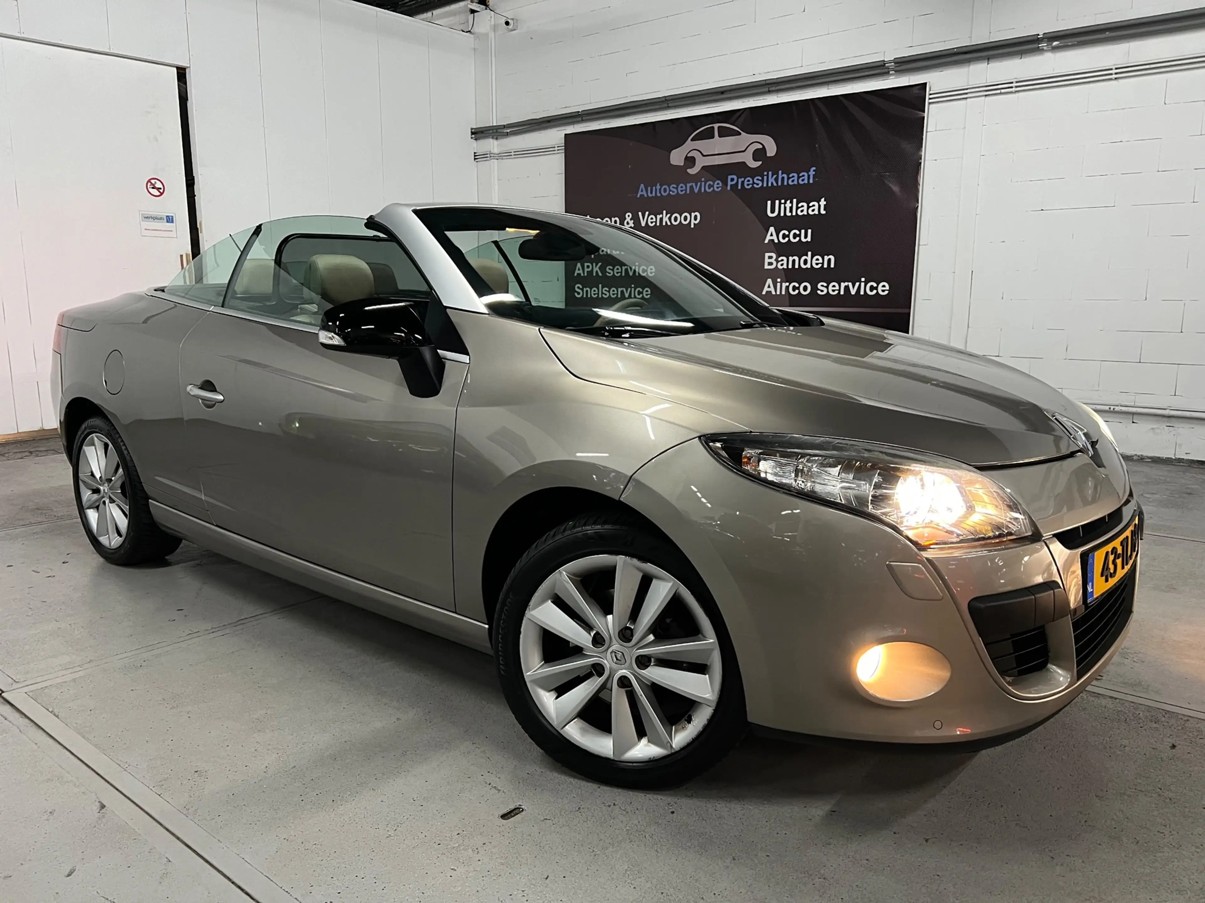 Renault Megane Coupé-Cabriolet 2.0 Privilège Automaat — photo 28