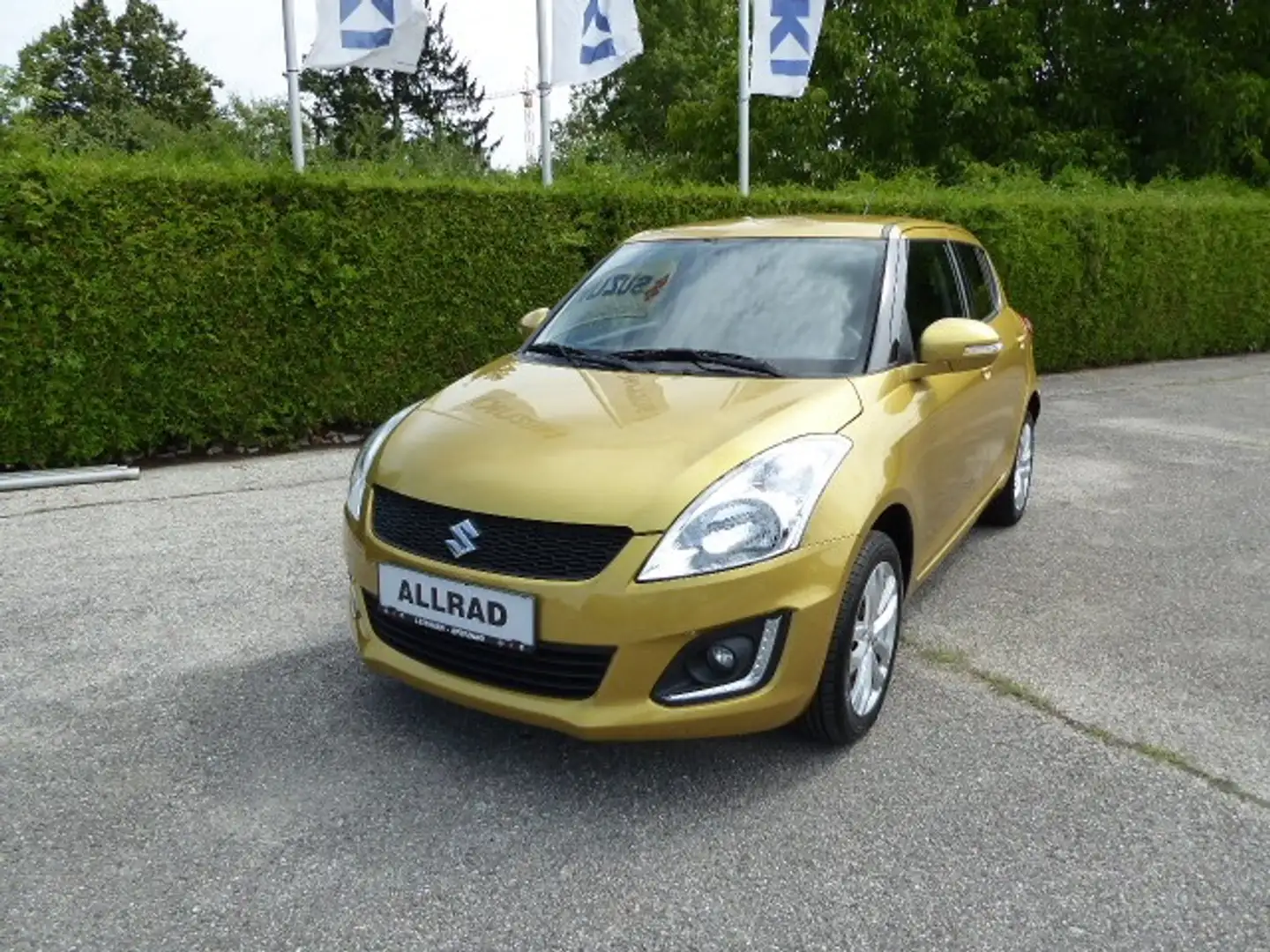 Suzuki Swift 1,2 4WD DELUXE Gold - 1