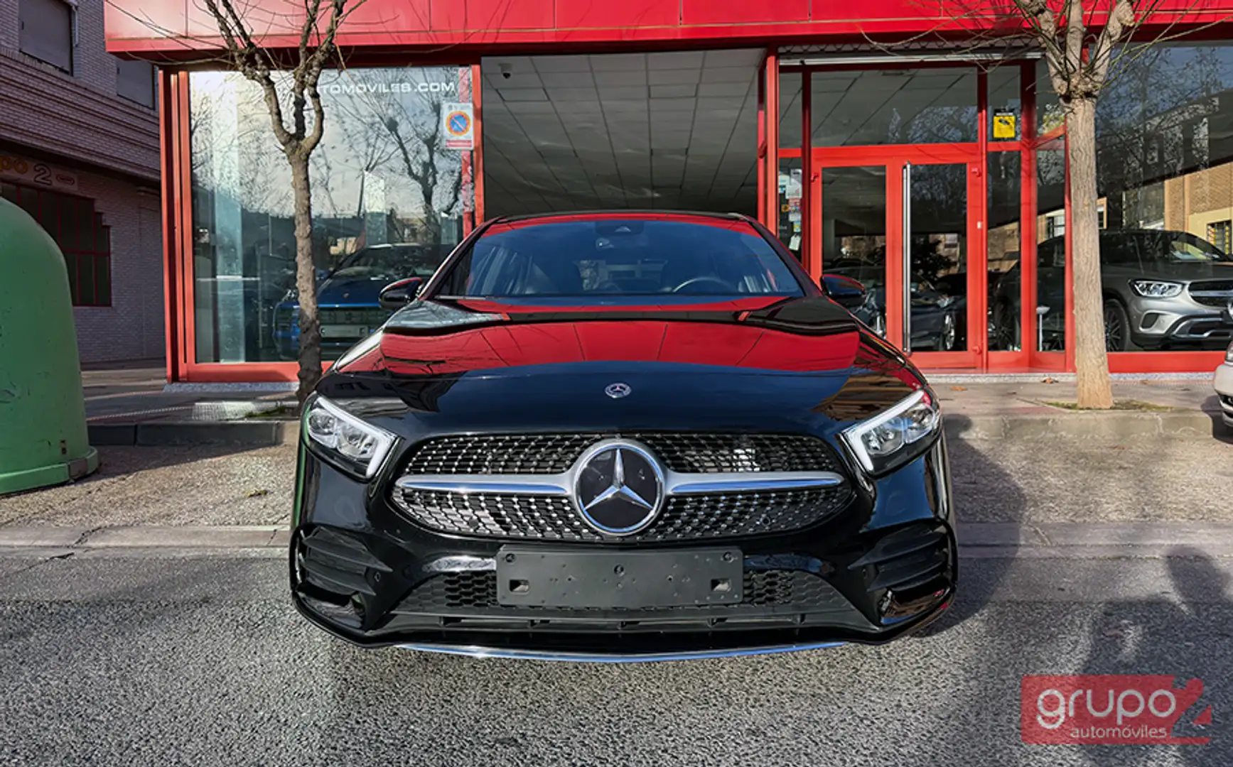 Mercedes-Benz A 200 Sedán 7G-DCT Negro - 2