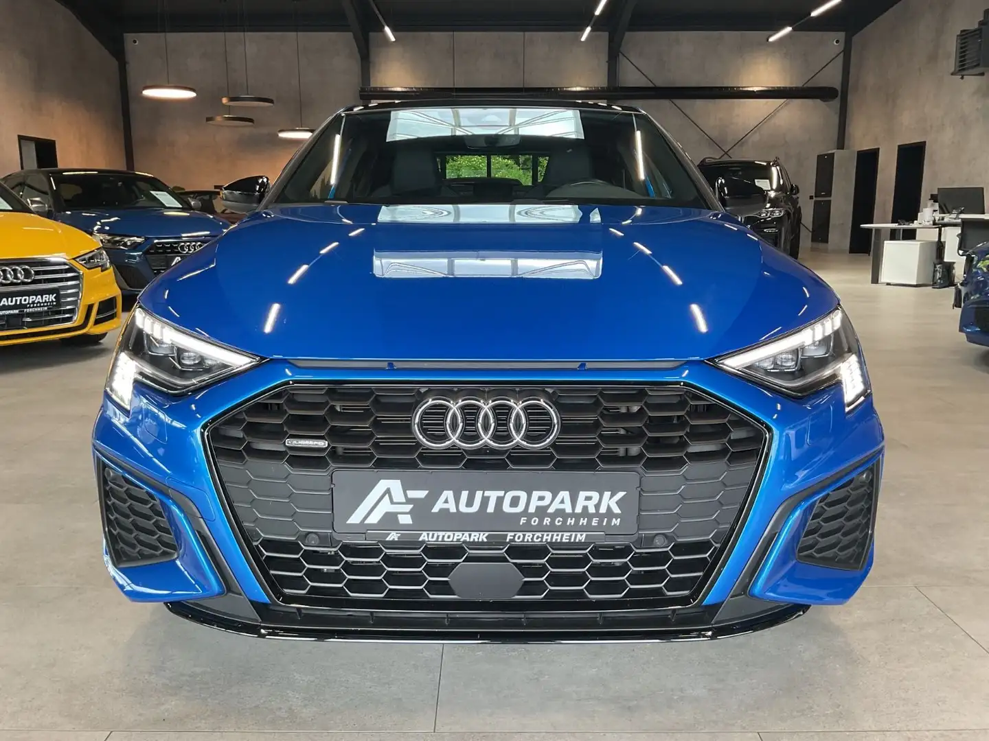 Audi A3 Lim. qu 3x S line S Sitze ACC B&O Matrix Pano Blau - 2