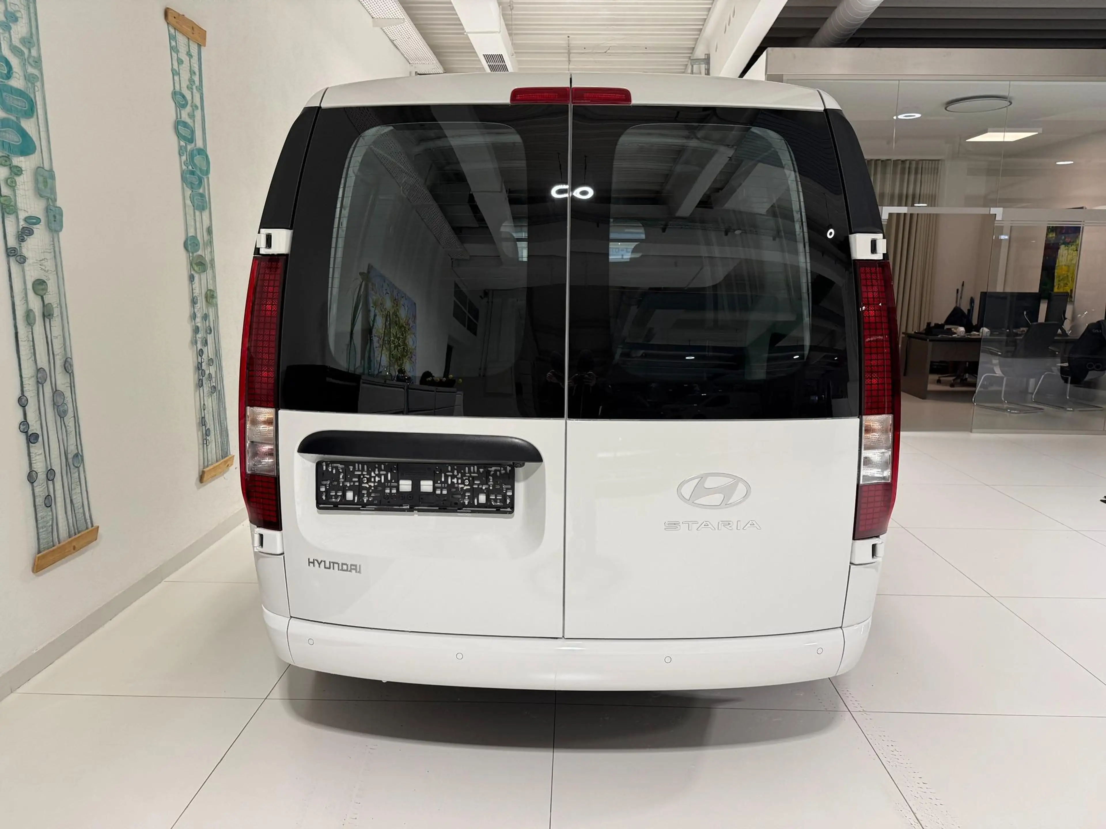 Hyundai STARIA Kastenwagen 1.6 T-GDi HEV 165 kW (224 PS) Sitz-... — photo 6
