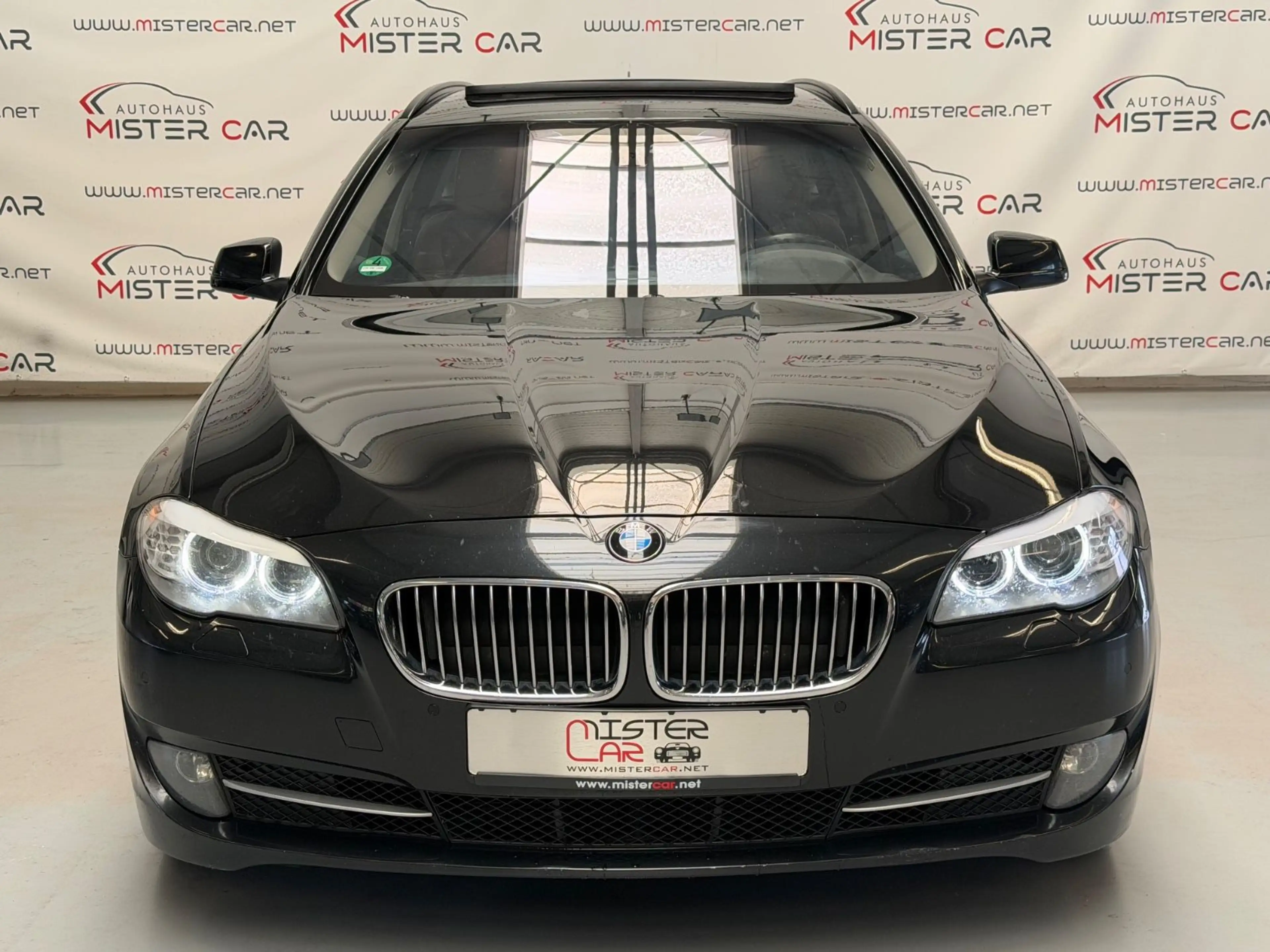 BMW 530 d Touring PANO/NAVI/LEDER/XENON/PDC/SHZ/ALU — photo 10