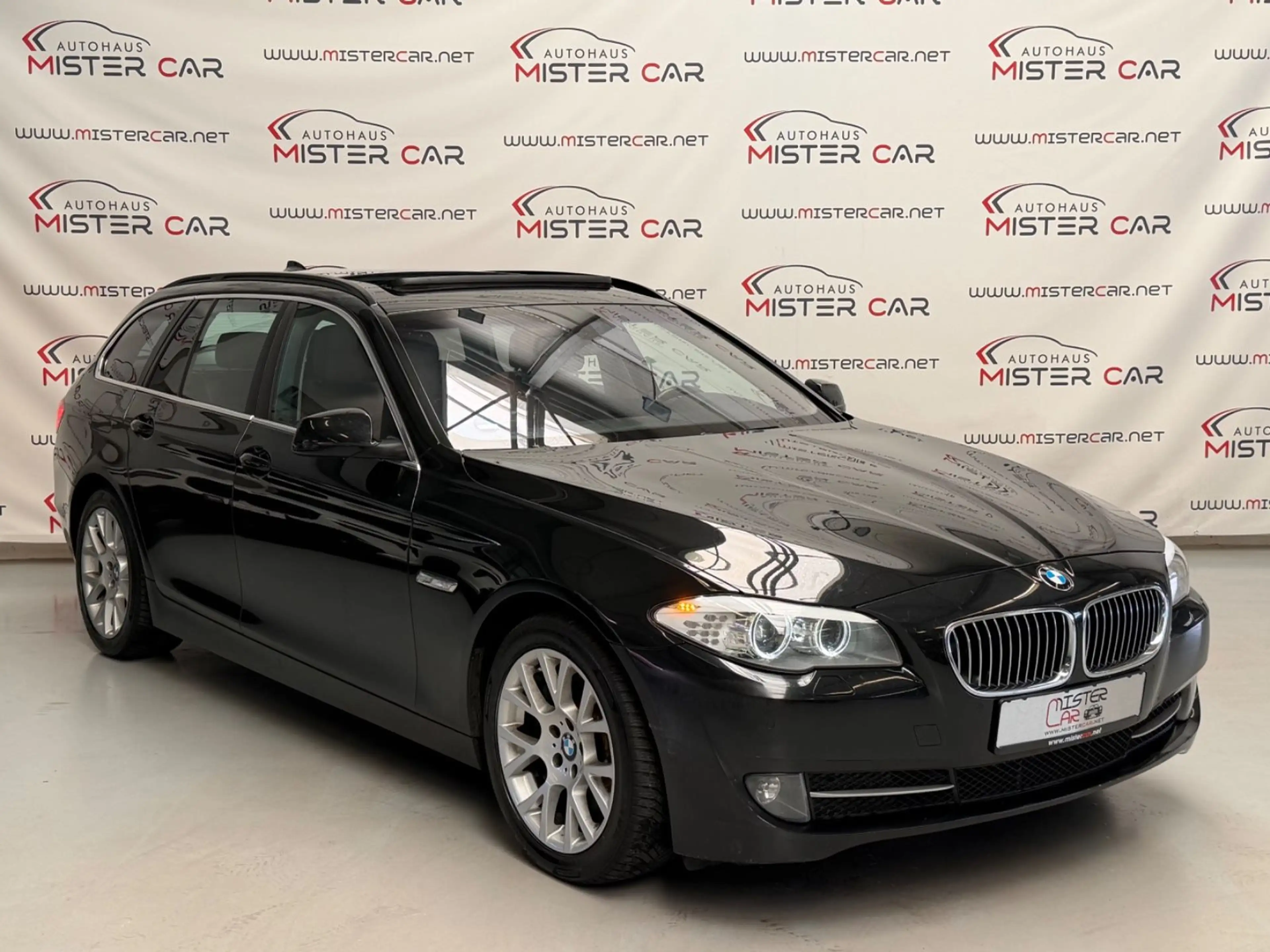 BMW 530 d Touring PANO/NAVI/LEDER/XENON/PDC/SHZ/ALU — photo 4