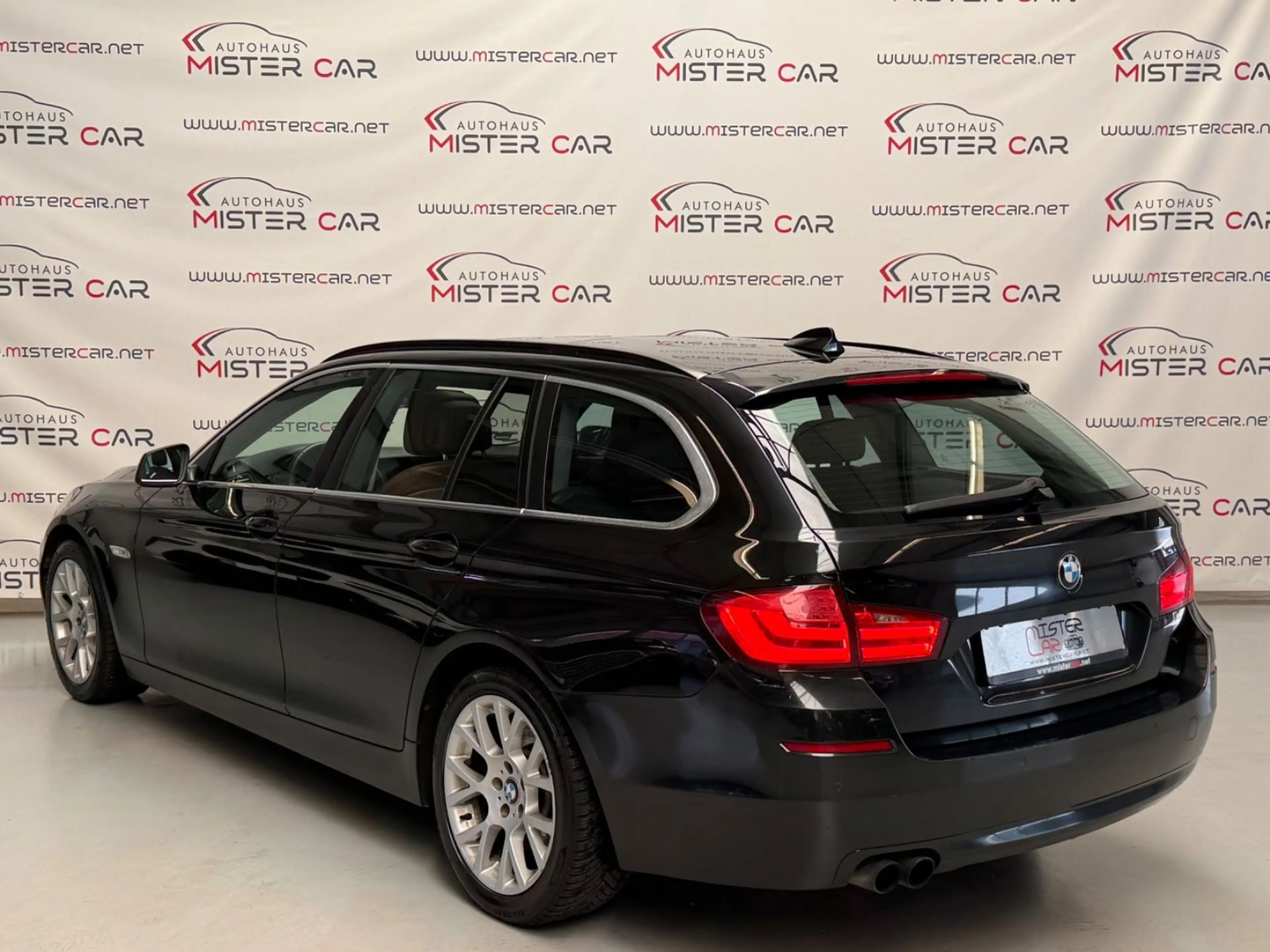 BMW 530 d Touring PANO/NAVI/LEDER/XENON/PDC/SHZ/ALU — photo 3