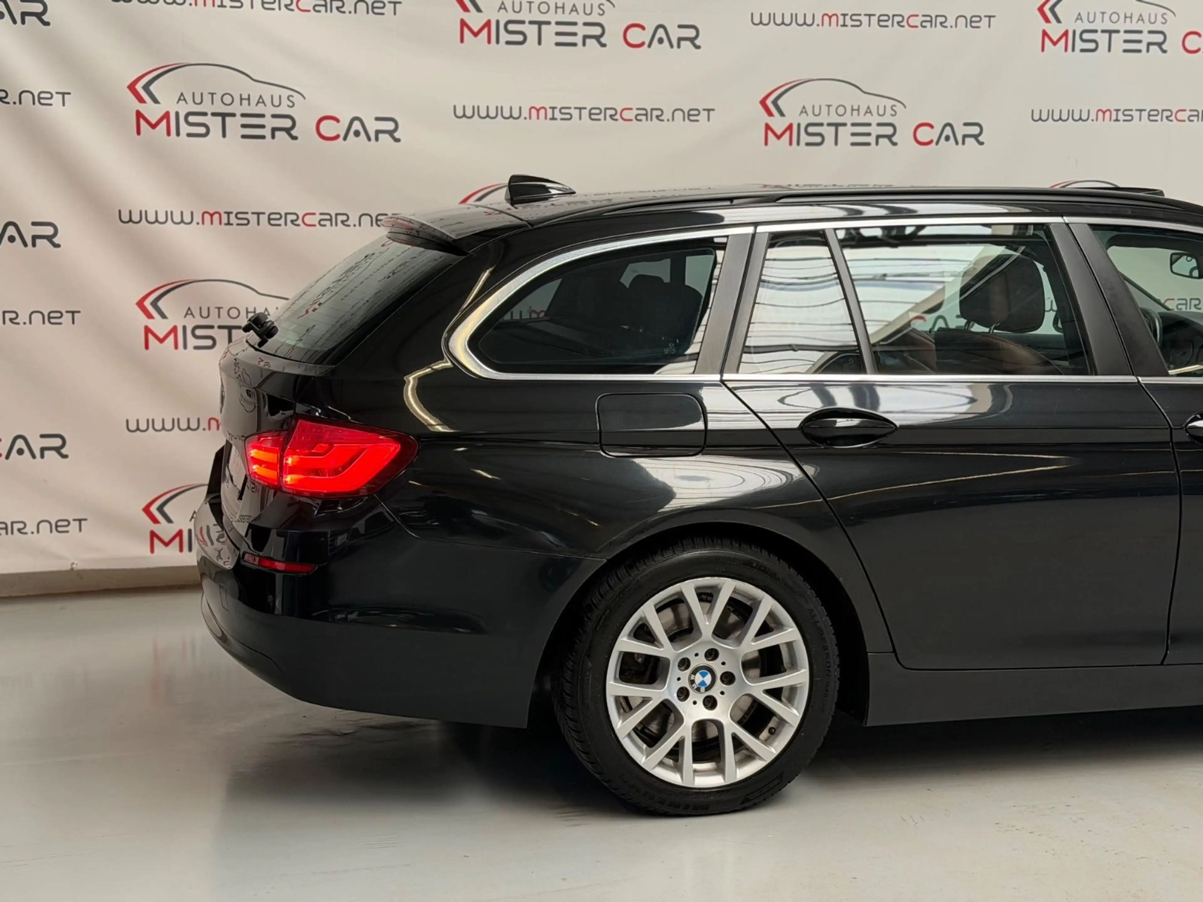 BMW 530 d Touring PANO/NAVI/LEDER/XENON/PDC/SHZ/ALU — photo 6