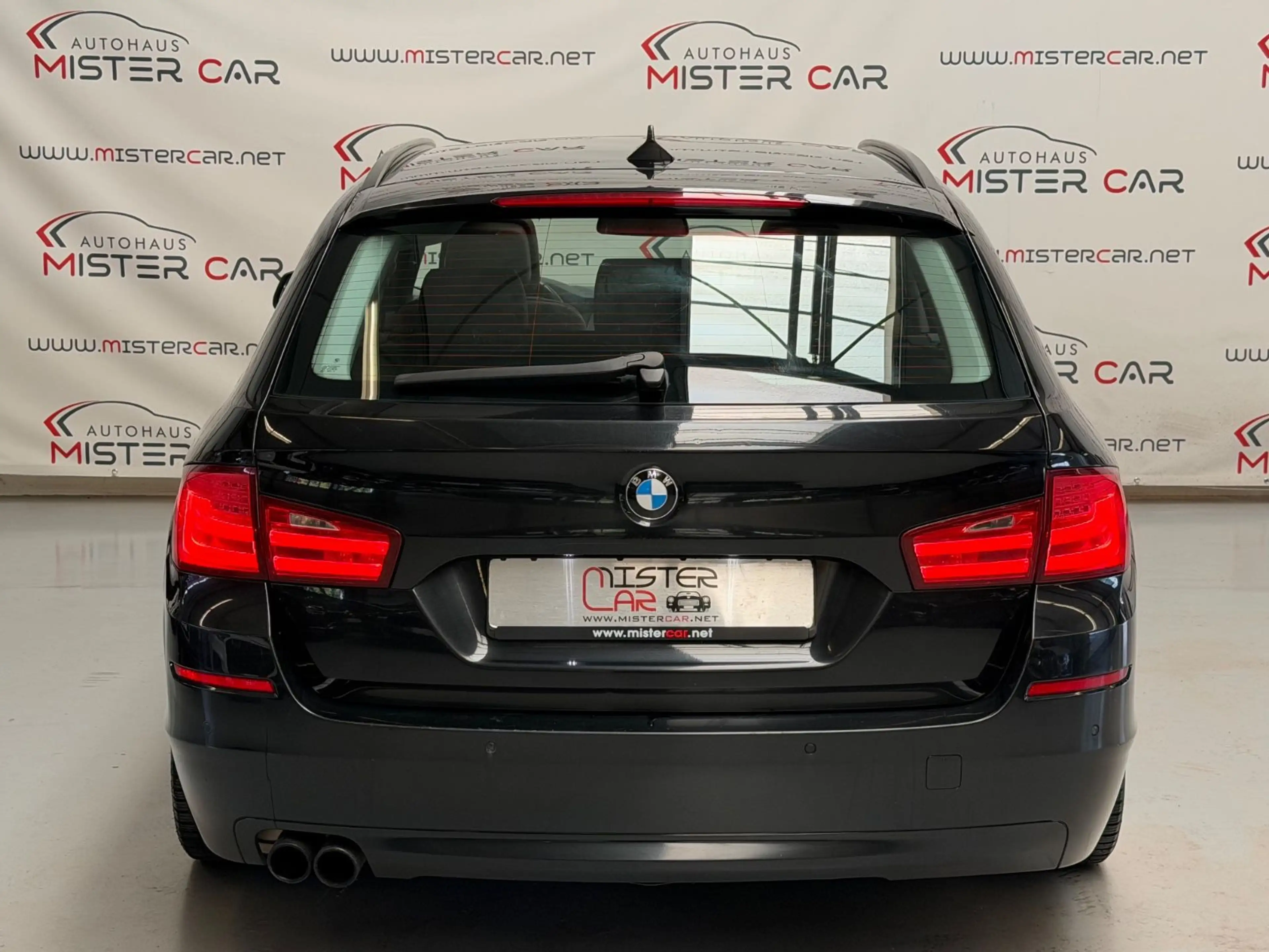 BMW 530 d Touring PANO/NAVI/LEDER/XENON/PDC/SHZ/ALU — photo 9