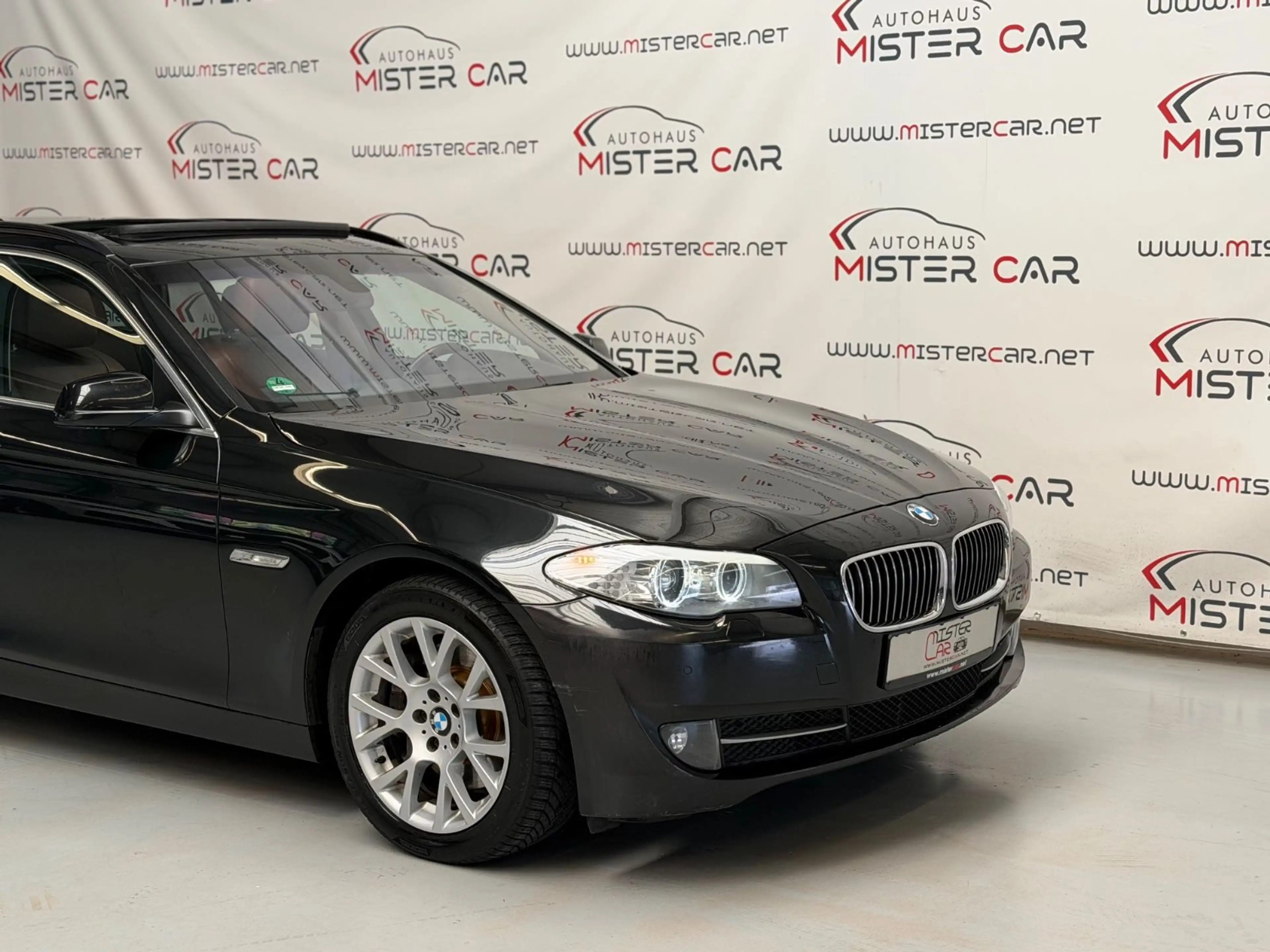 BMW 530 d Touring PANO/NAVI/LEDER/XENON/PDC/SHZ/ALU — photo 7