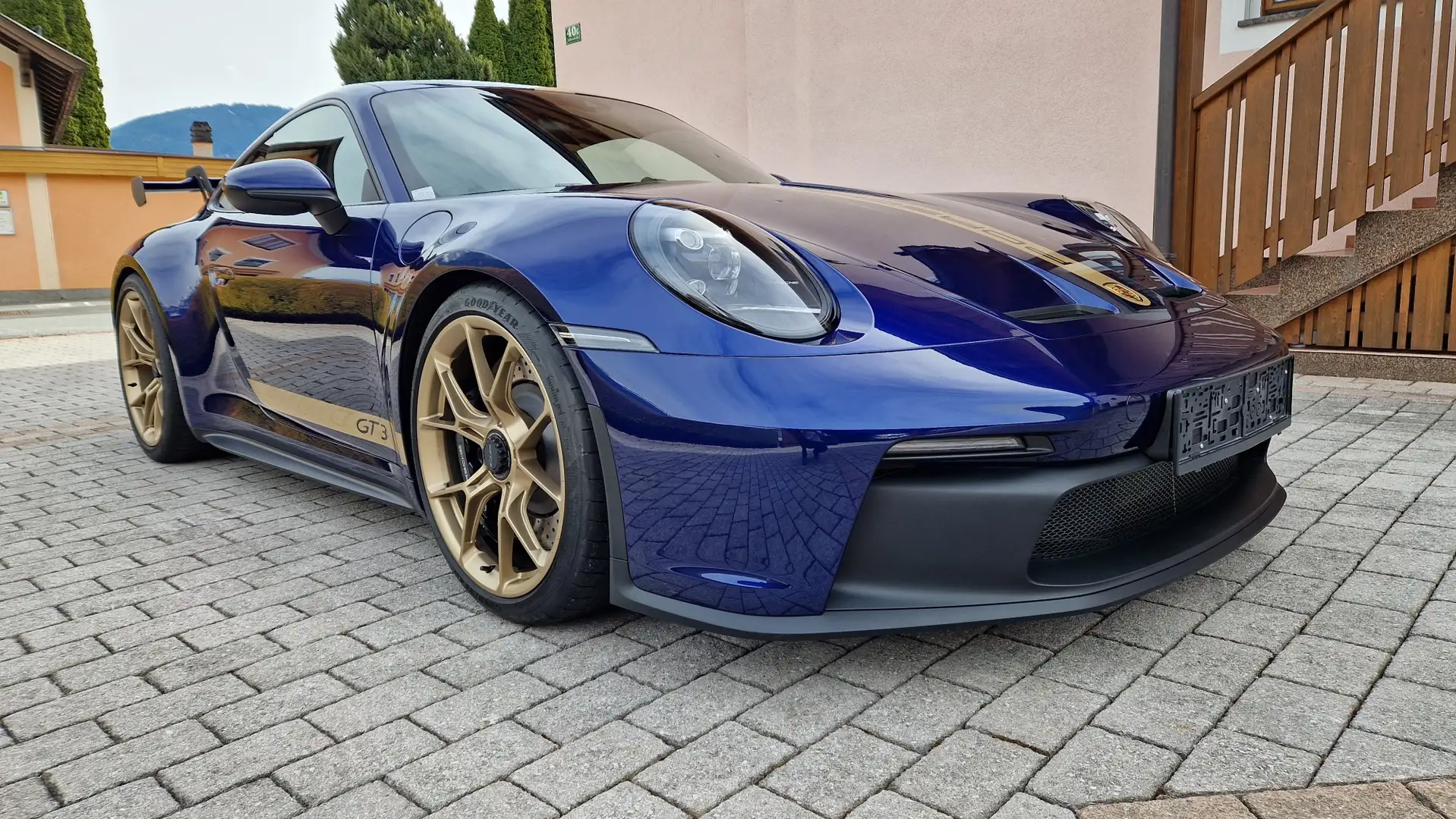 Porsche 992 911 Carrera Coupe GT3 PDK Blau - 2