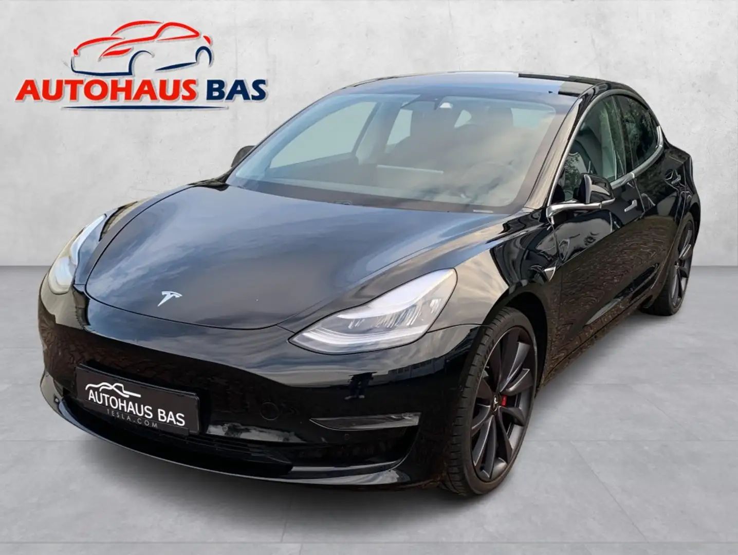 Tesla Model 3 Performance Schwarz - 1