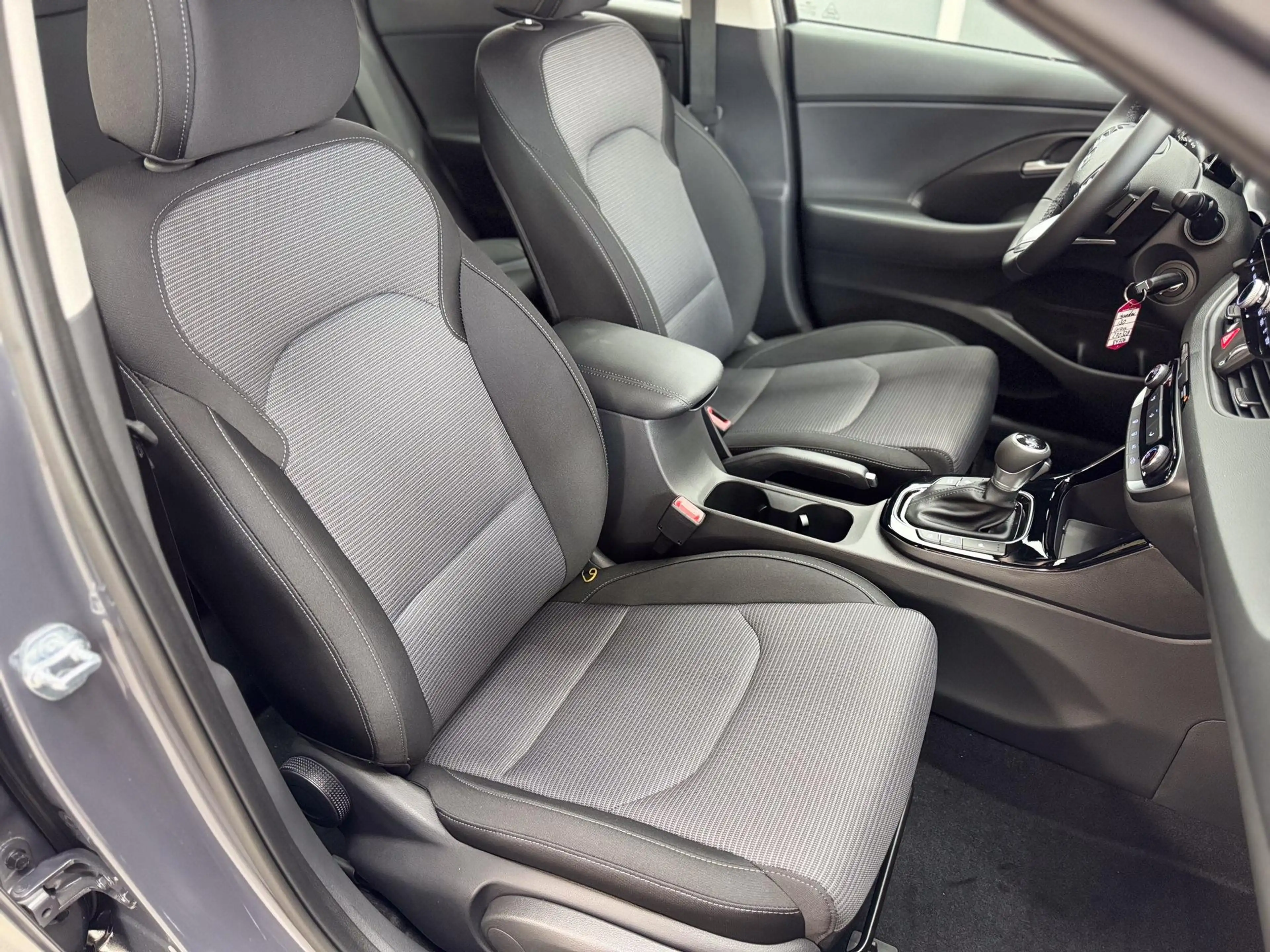 Hyundai i30 STYLE DCT ALU SHZ NAVI RFK PDC 1.6 T-GDi DCT 11... — photo 12