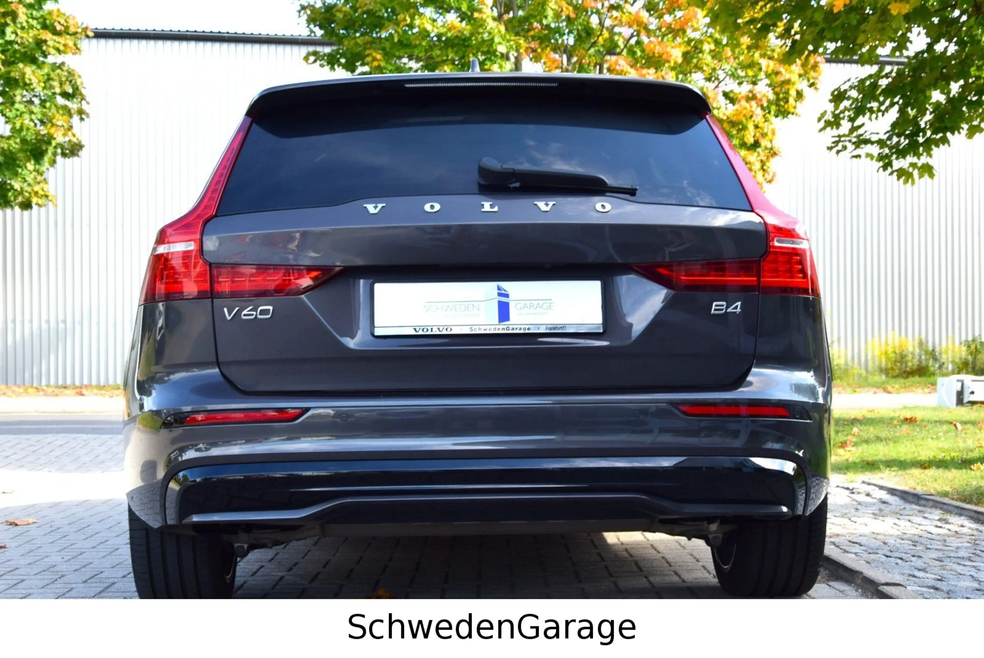 Volvo V60 B4 Plus Dark H&K/PilotAssist/Pano/RFK — photo 5