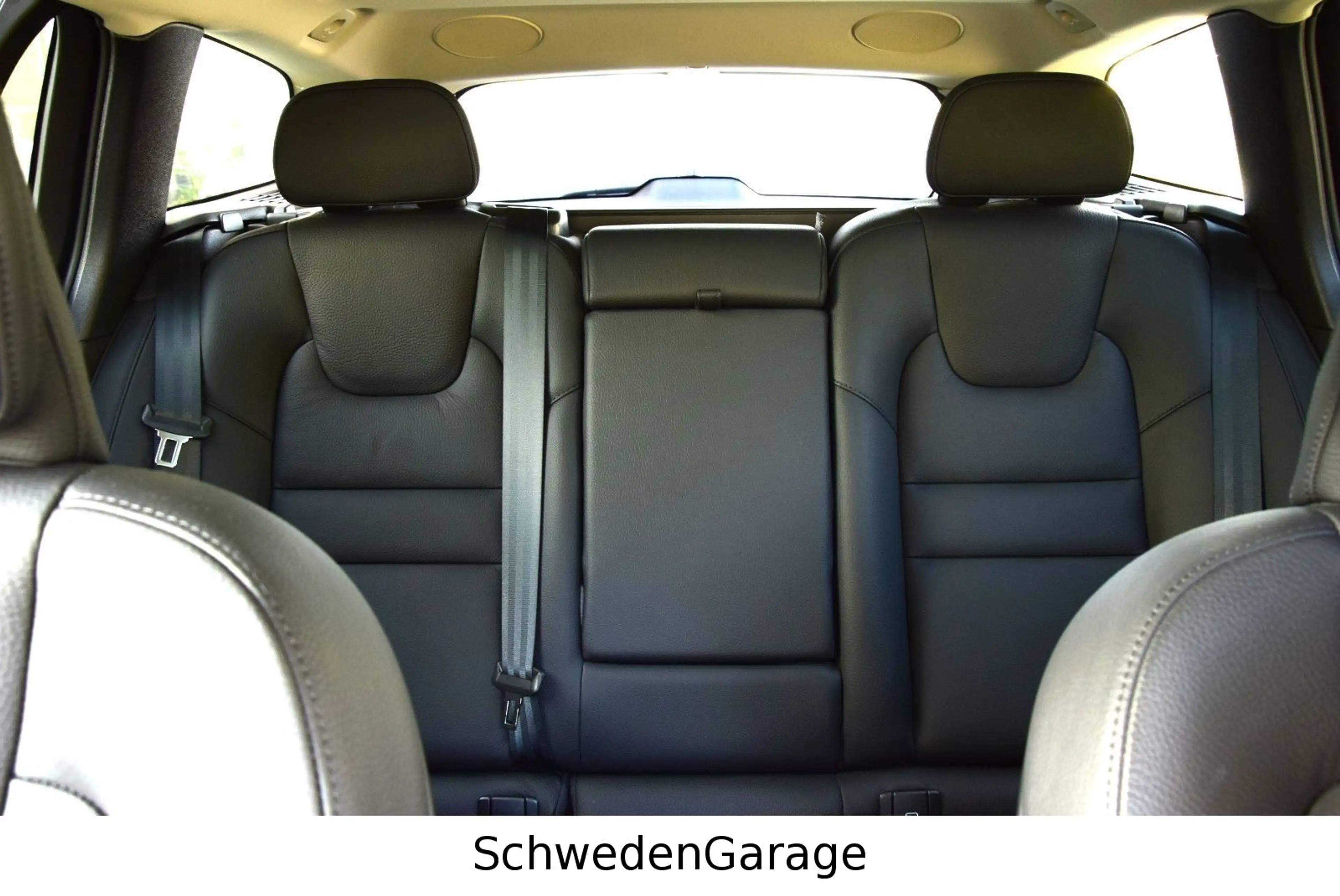 Volvo V60 B4 Plus Dark H&K/PilotAssist/Pano/RFK — photo 14