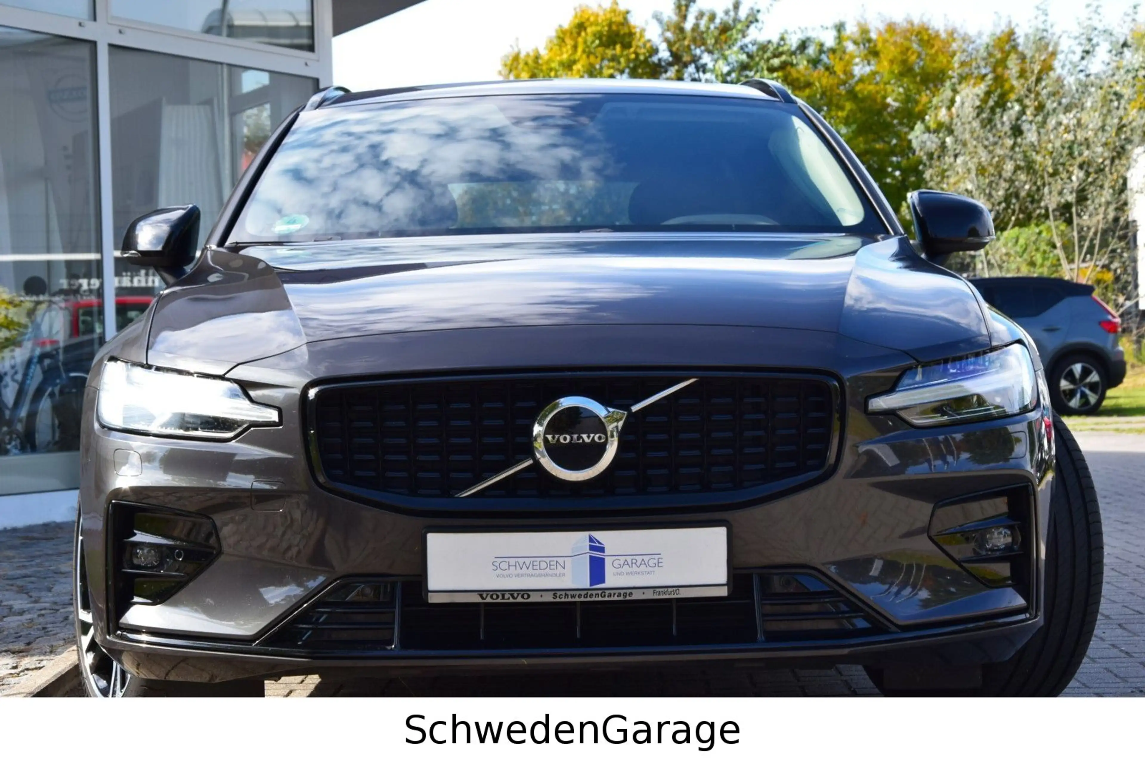 Volvo V60 B4 Plus Dark H&K/PilotAssist/Pano/RFK
