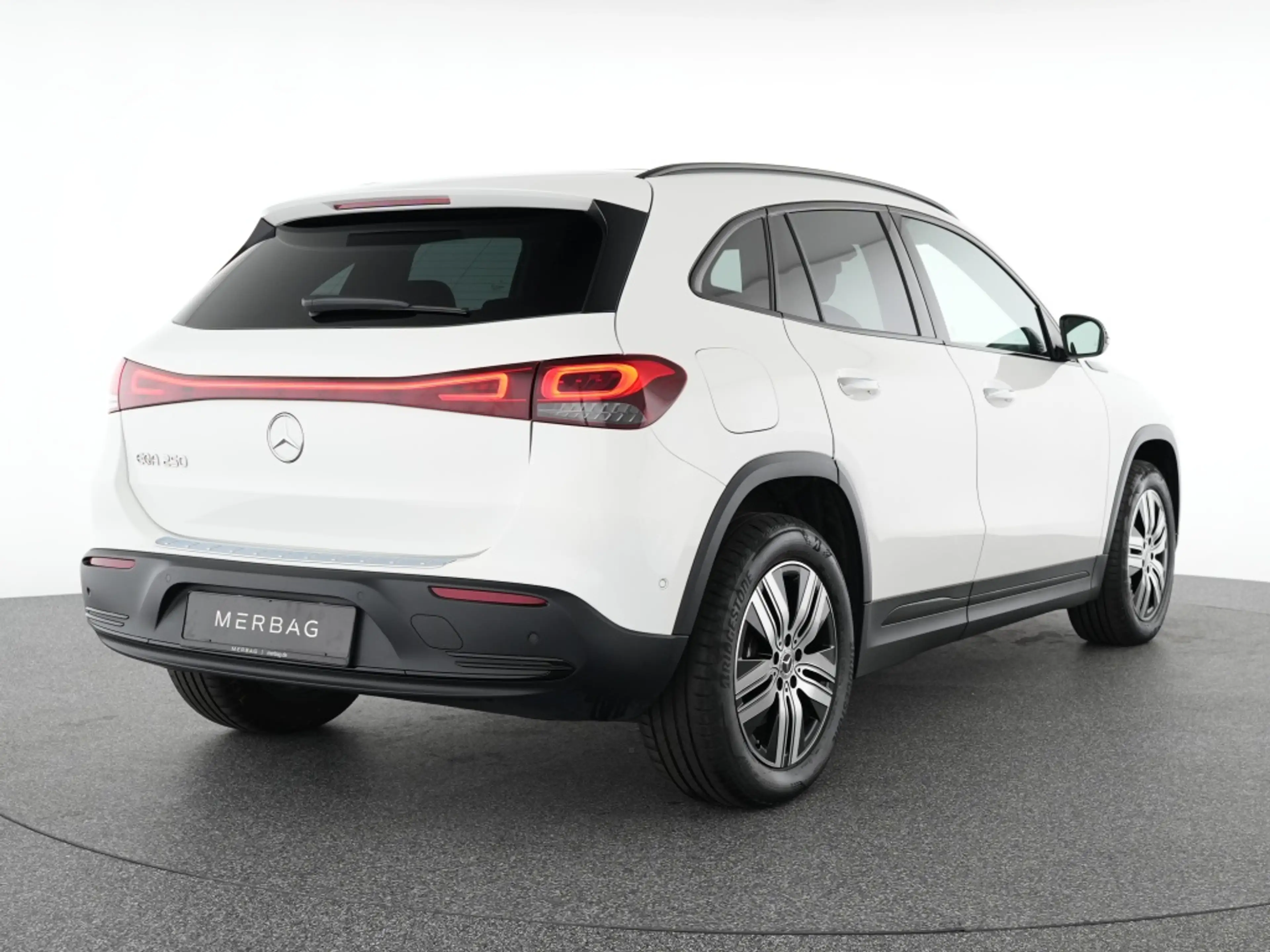 Mercedes-Benz EQA 250 AUT Kam. KeyLess KlimaA LED LM Navi Pano — photo 3
