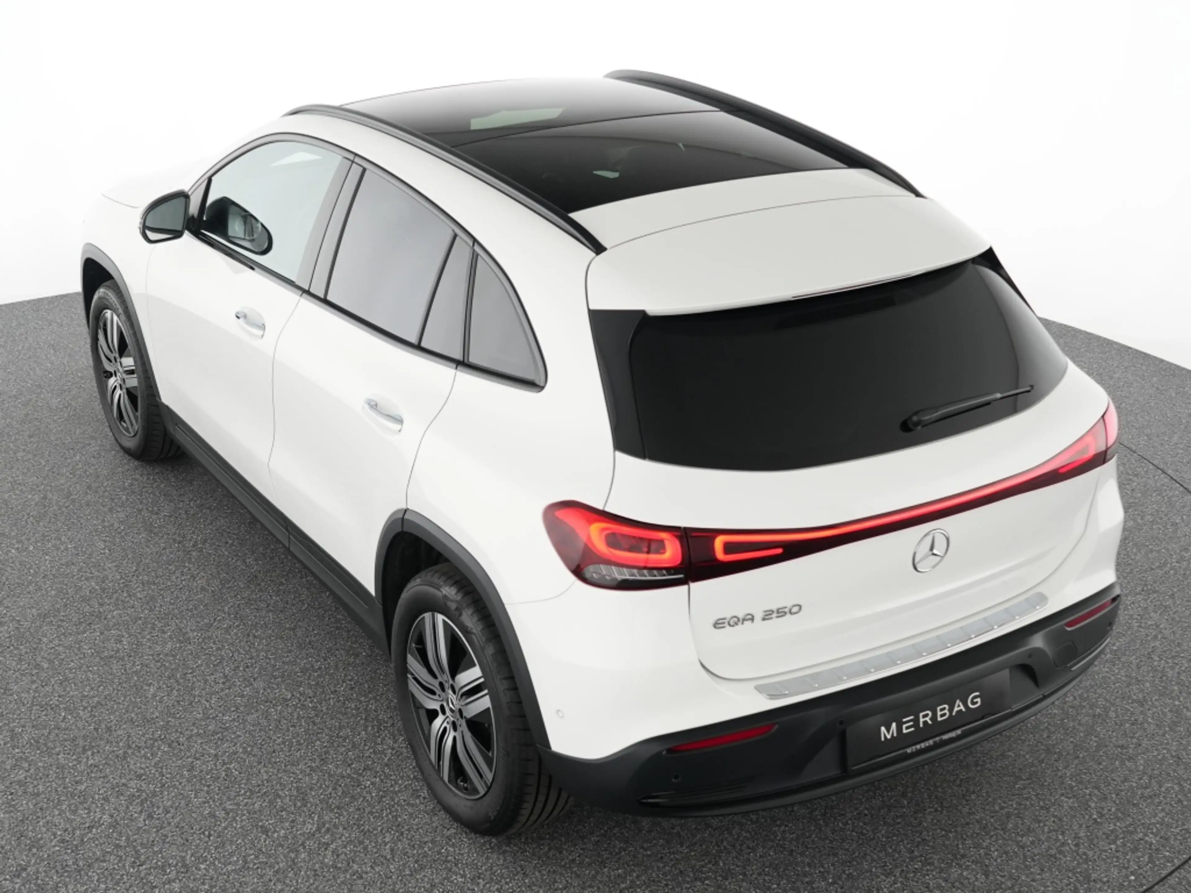 Mercedes-Benz EQA 250 AUT Kam. KeyLess KlimaA LED LM Navi Pano — photo 11