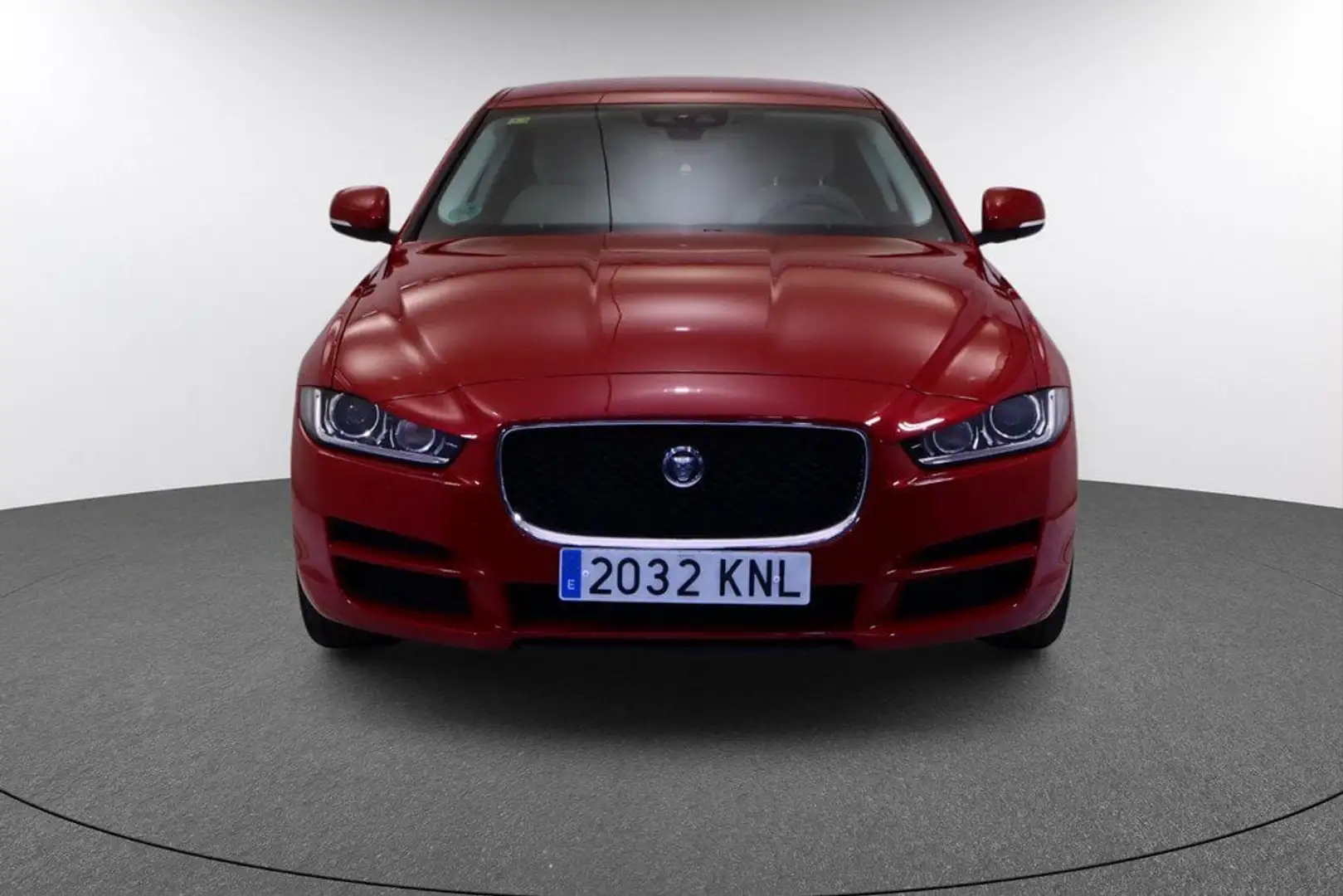 Jaguar XE 2.0 Diesel Pure AWD Aut. 180 Rojo - 2