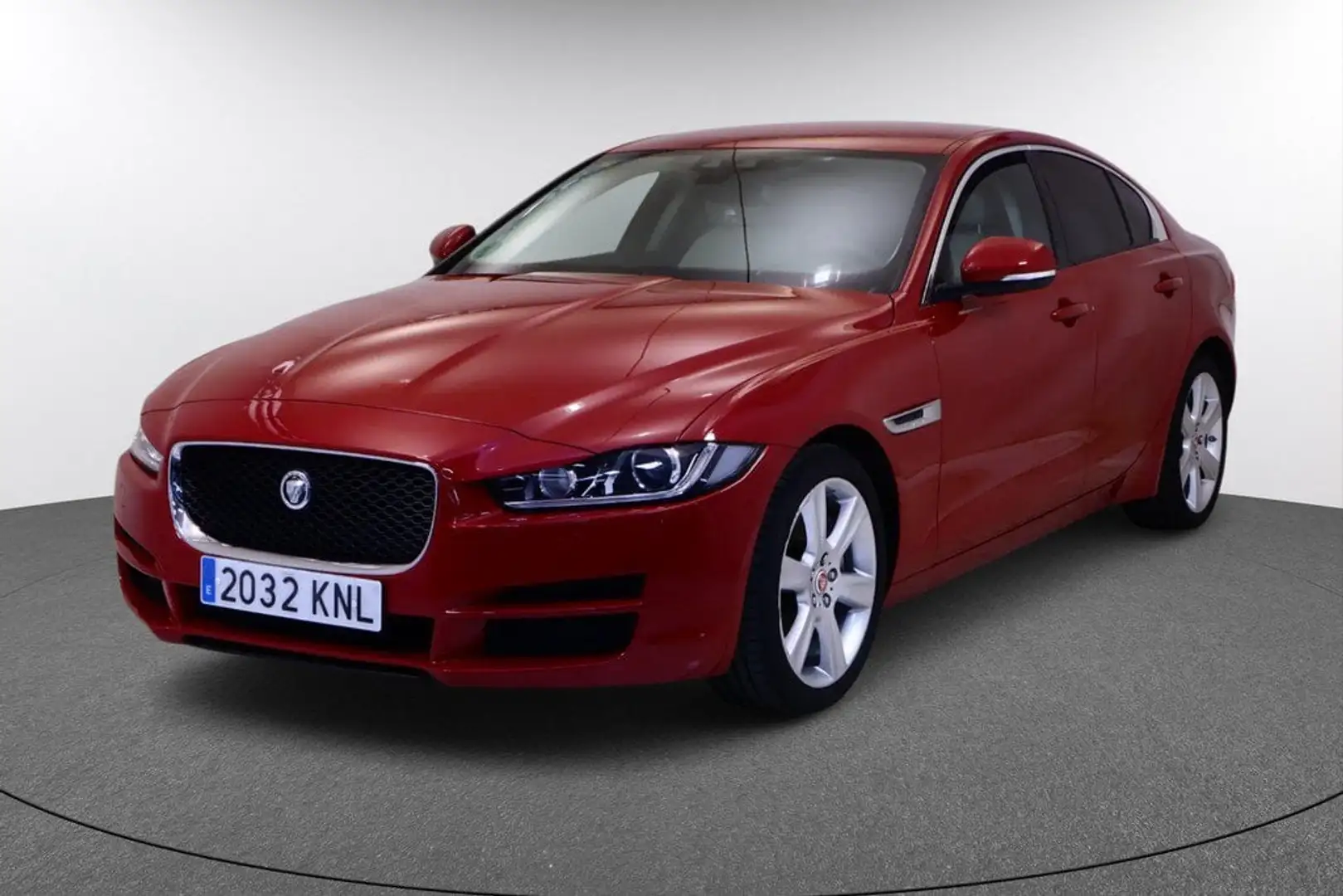 Jaguar XE 2.0 Diesel Pure AWD Aut. 180 Rojo - 1