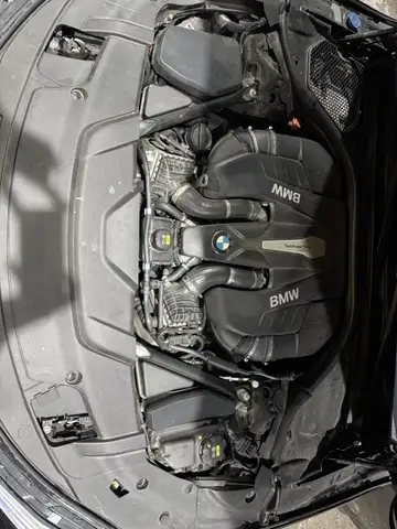 BMW 750 750Li 450ch v8 bi-turbo pack M