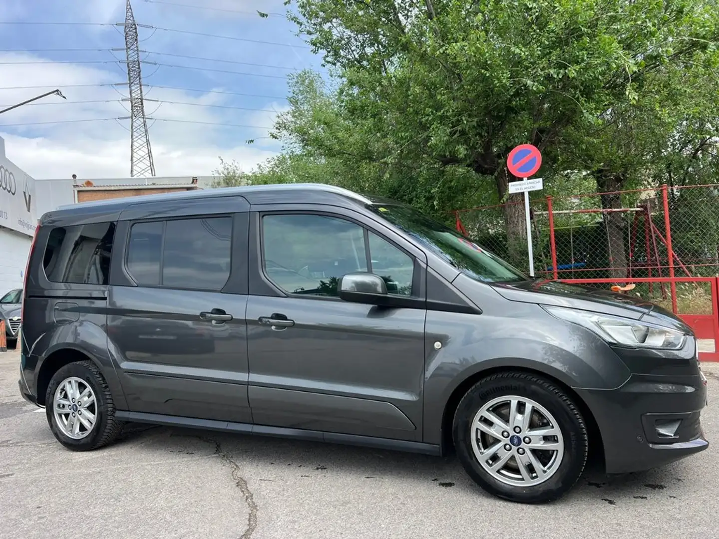 Ford Tourneo Connect 1.5 TDCi 88kW (120CV) Titanium Auto Gris - 2