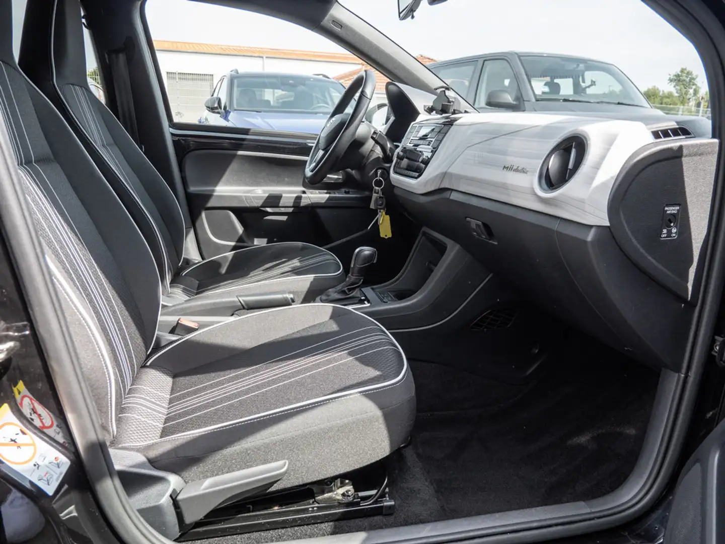 SEAT Mii electric Plus KLIMAAUTOMATIK SITZHEIZUNG Schwarz - 2