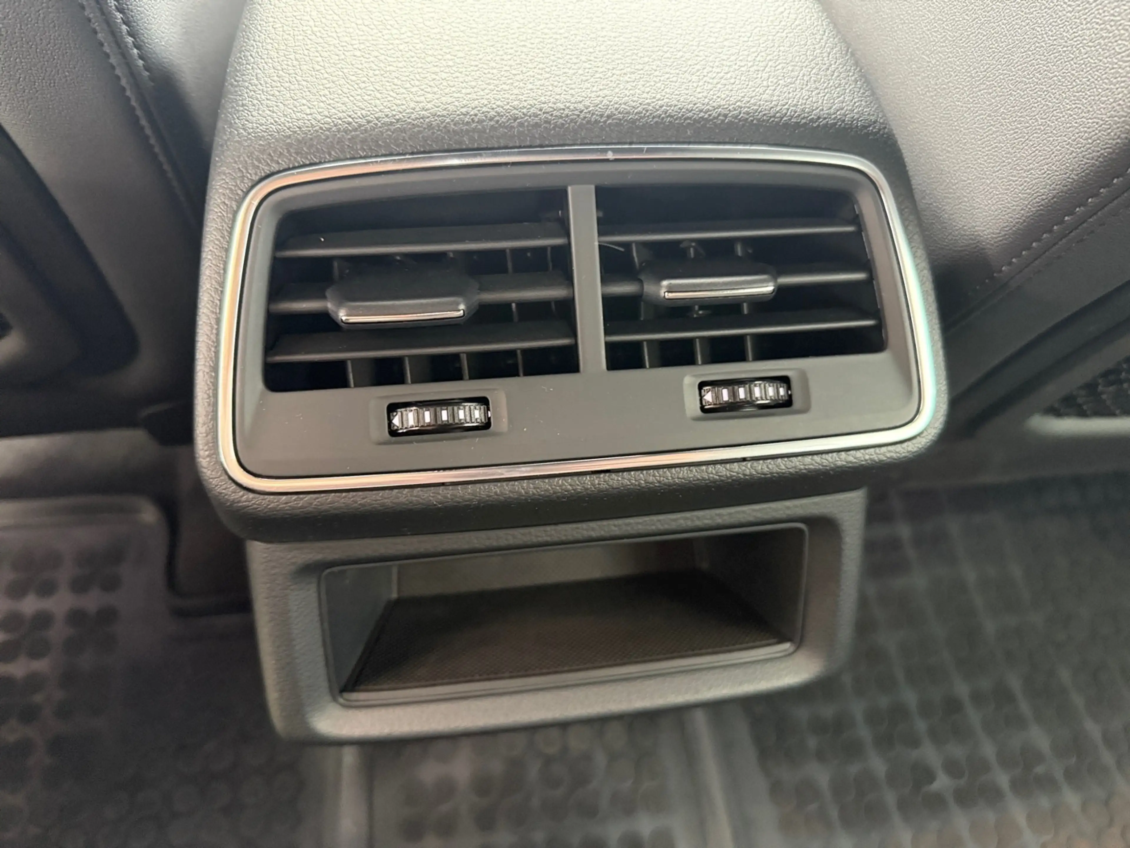 Audi e-tron 50 QUATTRO 71 kWh ADVANCED BLACK +360° +PANO +MAT — photo 15