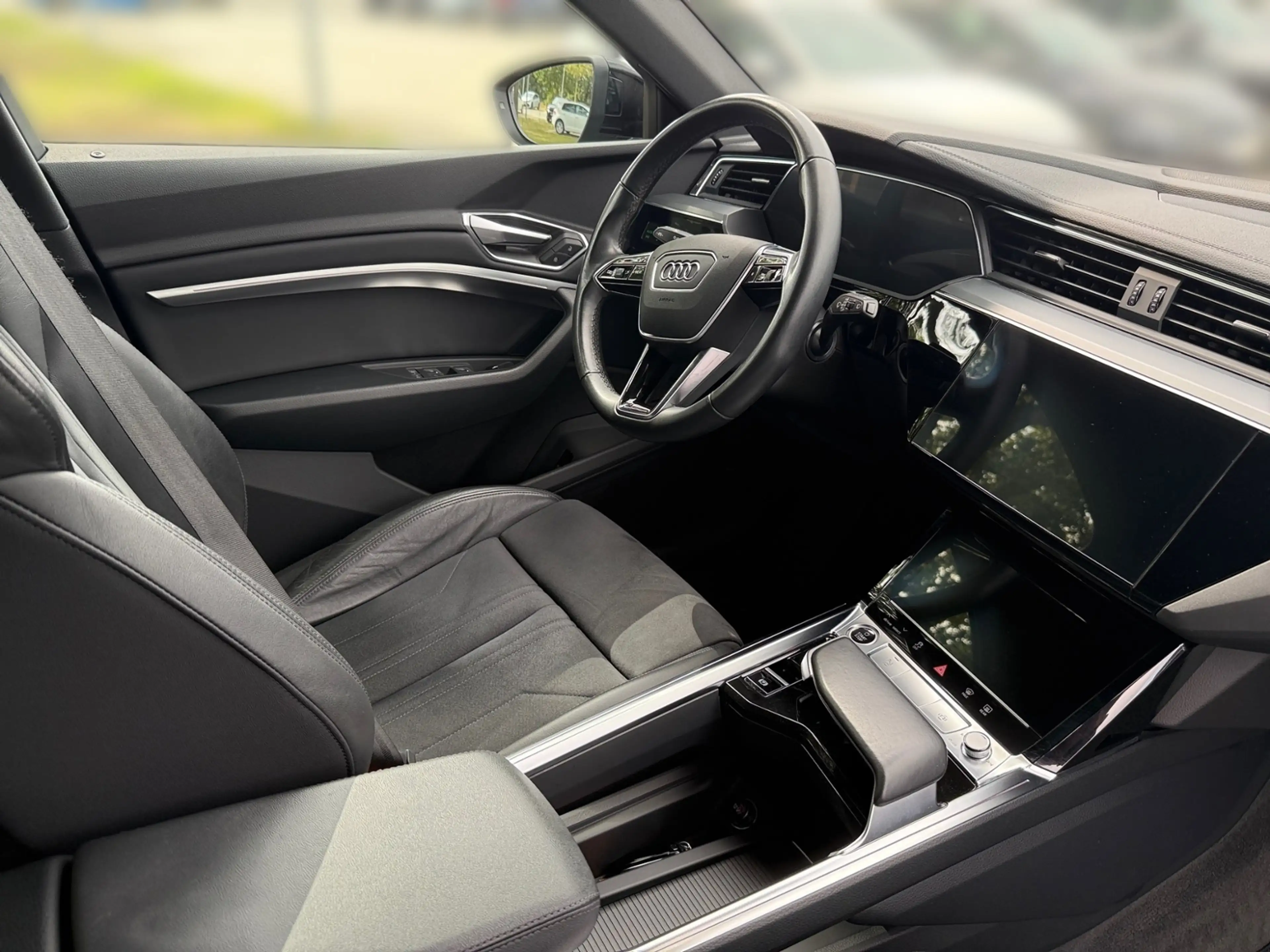 Audi e-tron 50 QUATTRO 71 kWh ADVANCED BLACK +360° +PANO +MAT — photo 8