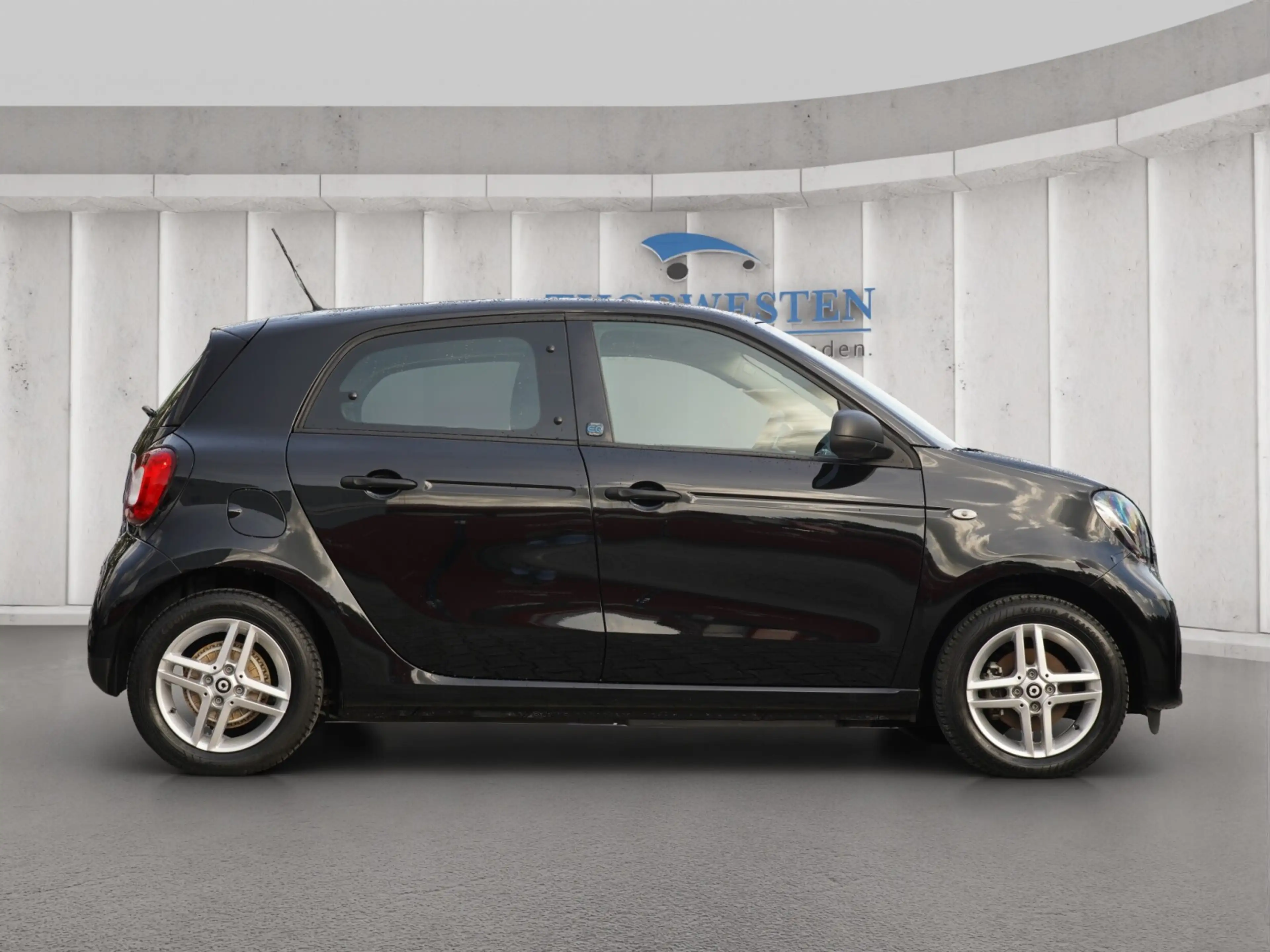 smart forFour EQ DAB Klima Sitzheizung 22kW Bordlader — photo 9