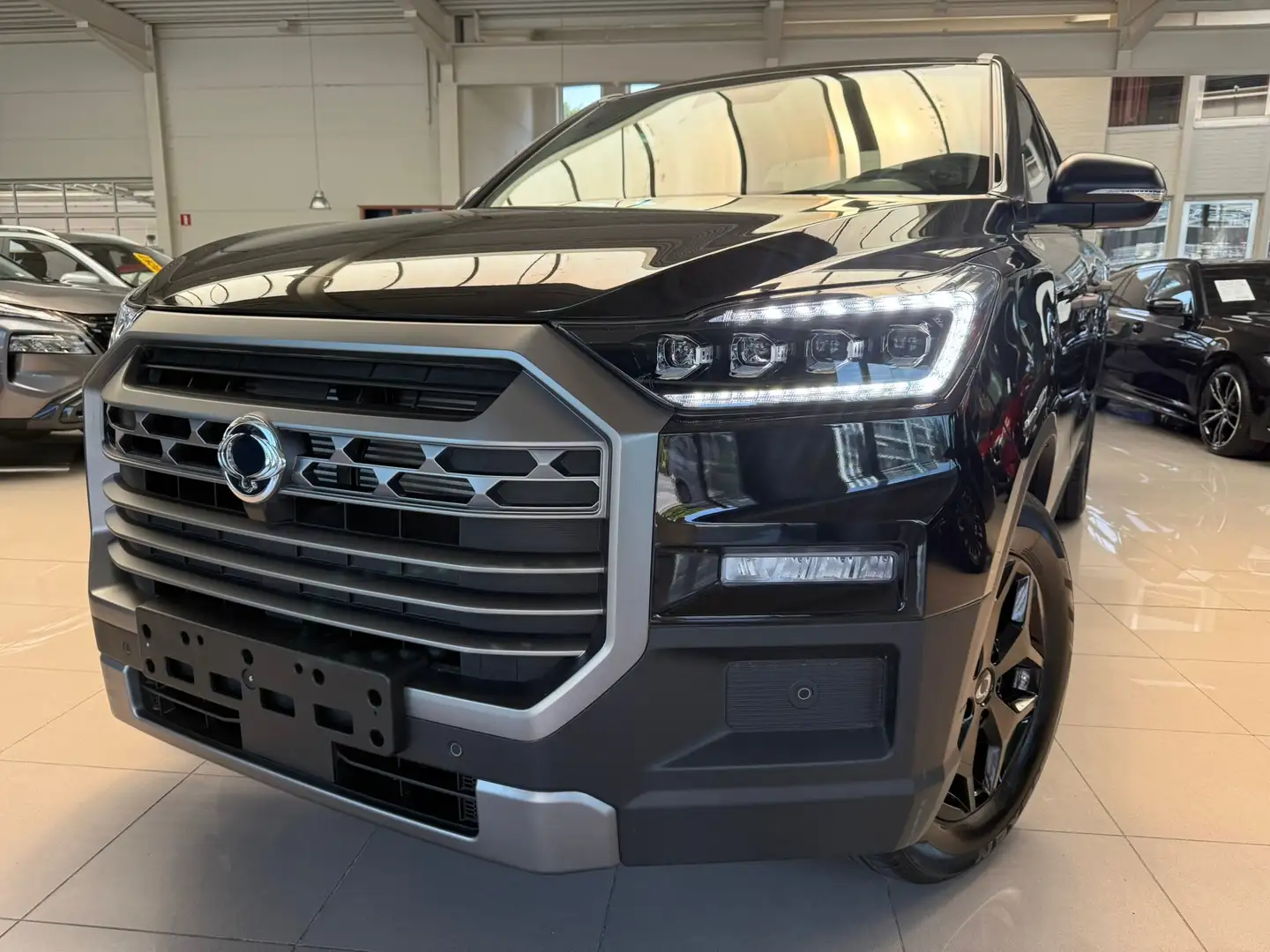 KGM Musso GRAND MUSSO BLACK LINE 2.2D AUTO - FULL - NIEUW Zwart - 2