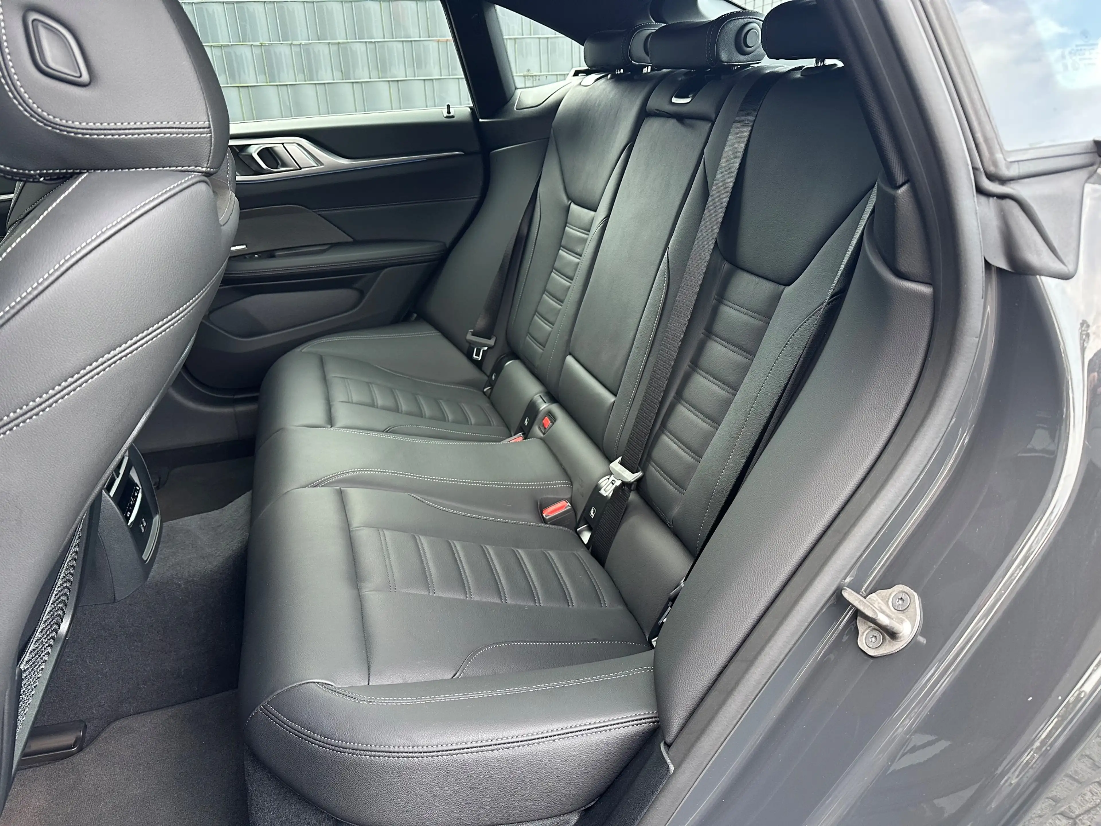 BMW i4 eDrive40 Gran Coupe M-Sport NAV+LED+PANO+KAM+SHZ — photo 15