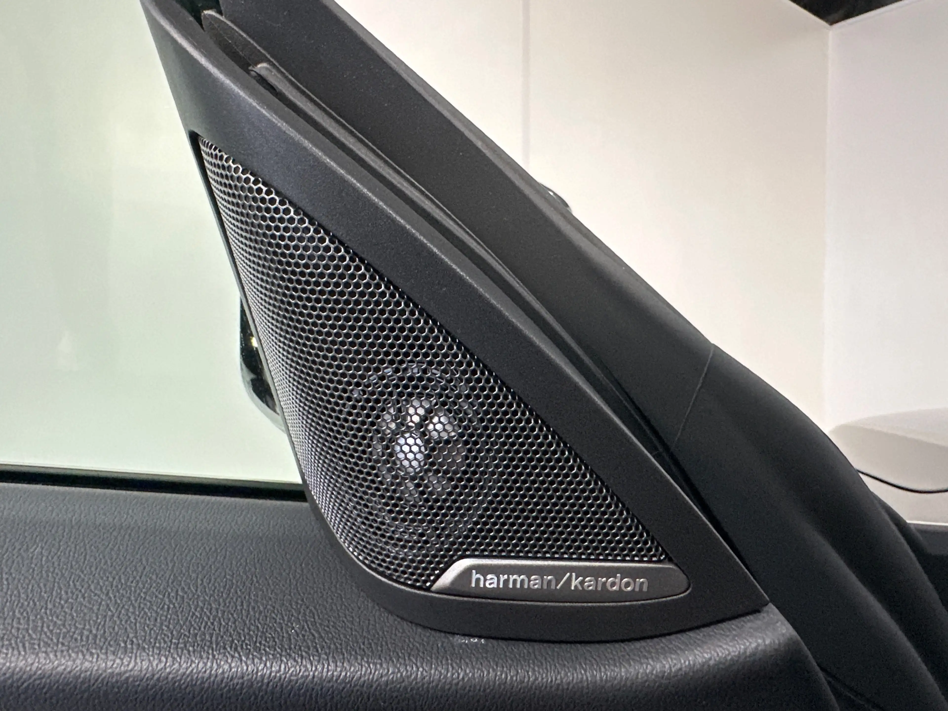 BMW i4 eDrive40 Gran Coupe M-Sport NAV+LED+PANO+KAM+SHZ — photo 10