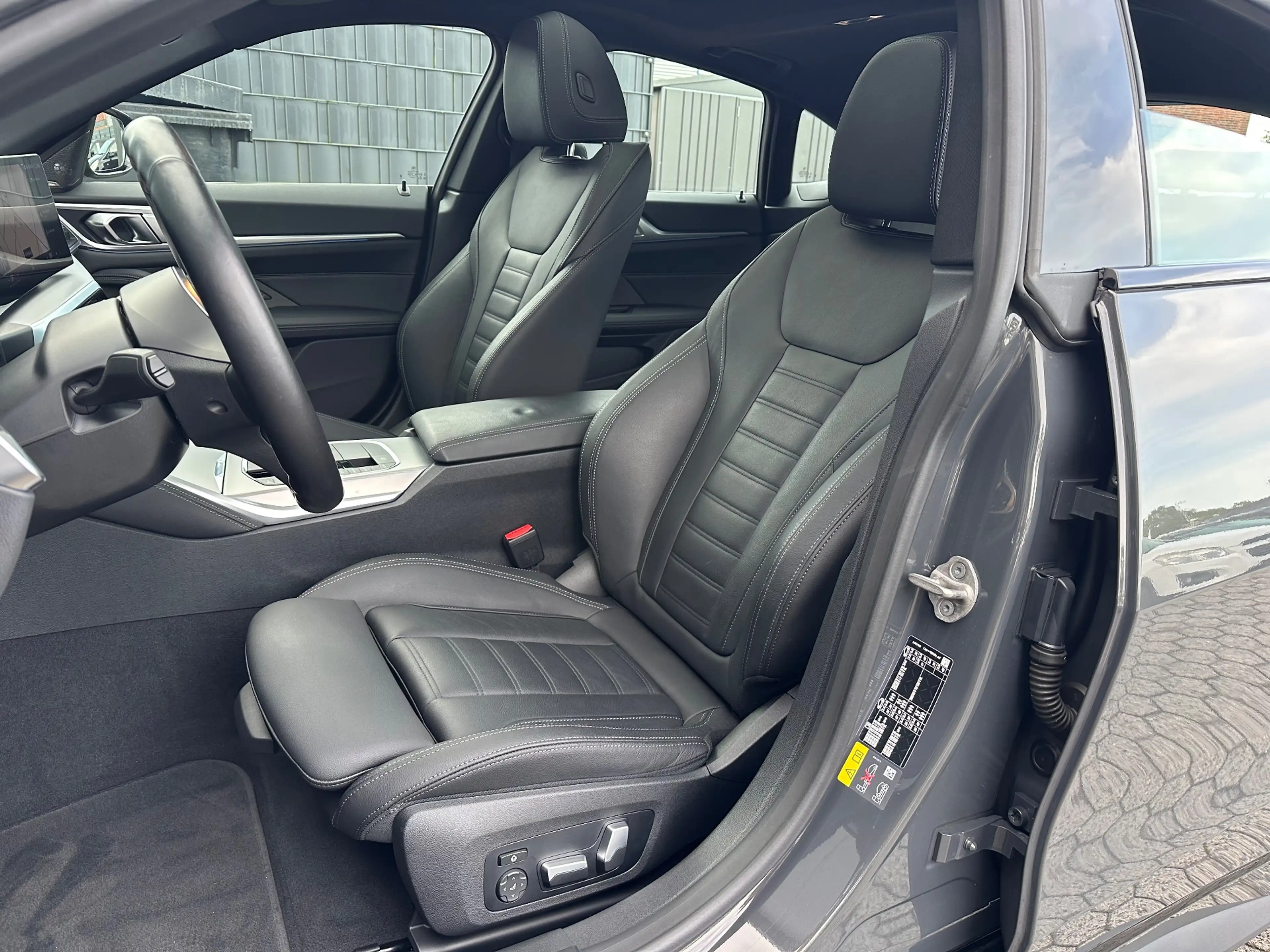 BMW i4 eDrive40 Gran Coupe M-Sport NAV+LED+PANO+KAM+SHZ — photo 13