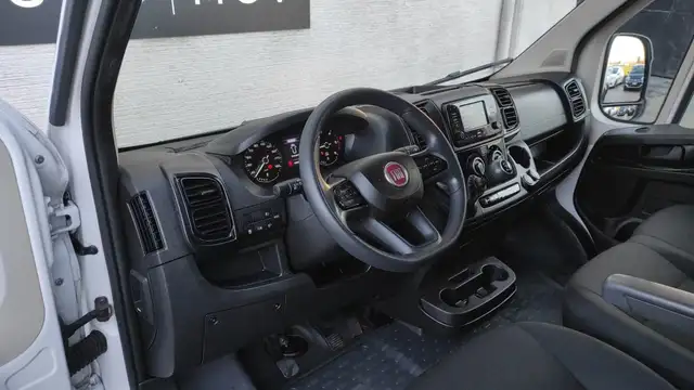 Fiat Ducato view 8